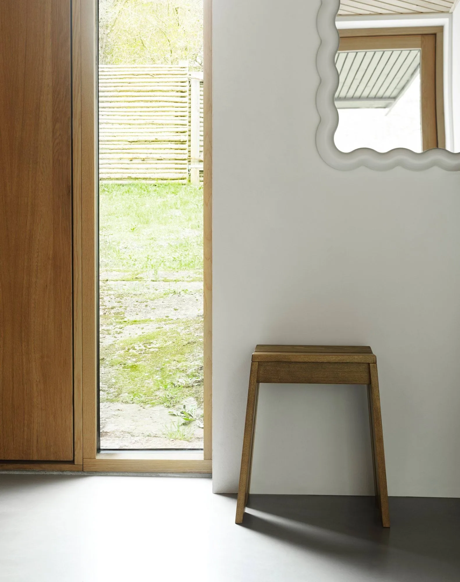 Let skammel, Oak Normann Copenhagen