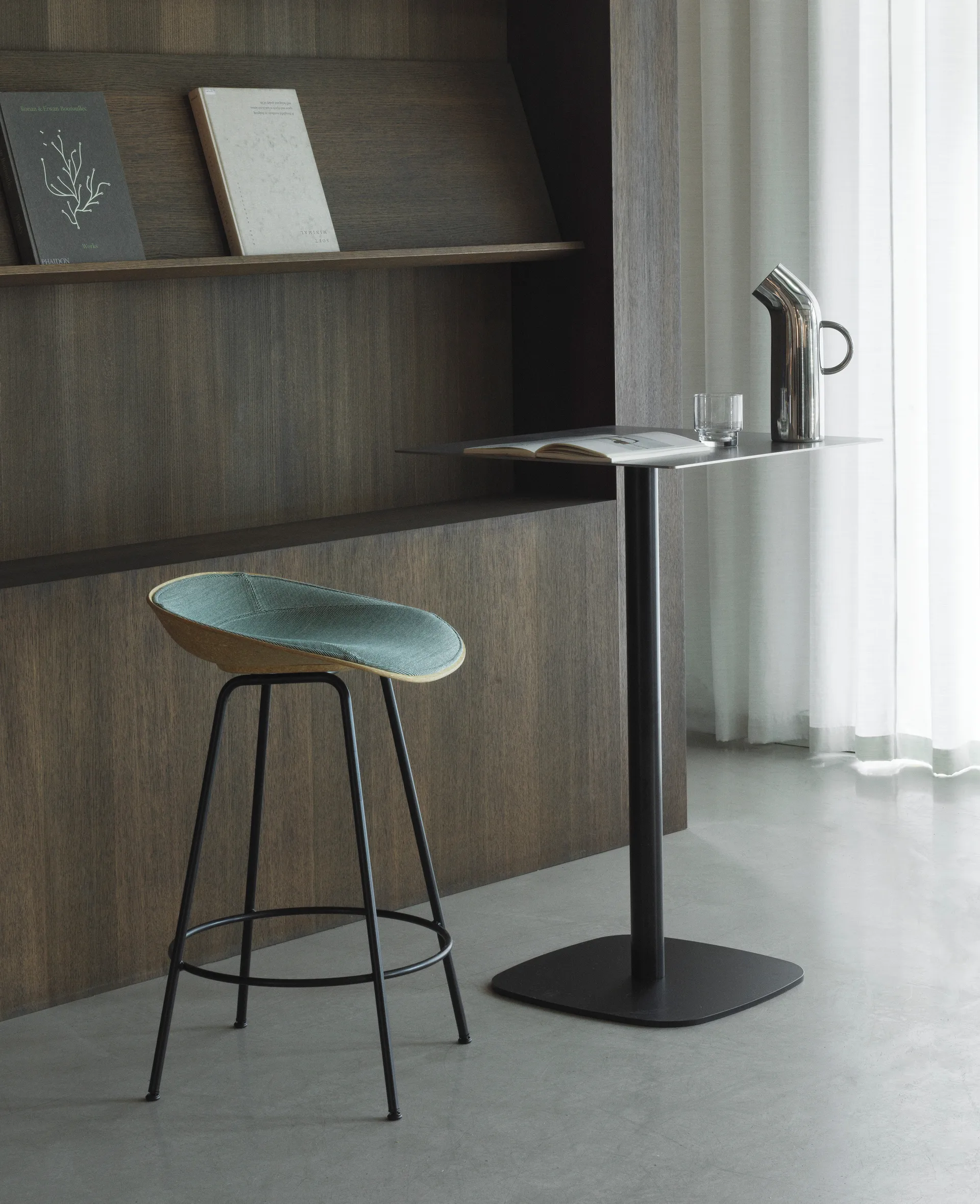 Mad Barstool barstol 65 cm, Seaweed-cream steel Normann Copenhagen