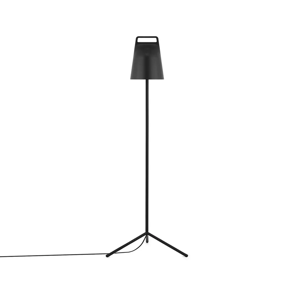 Normann Copenhagen Stage gulvlampe black, pulverlakeret stål