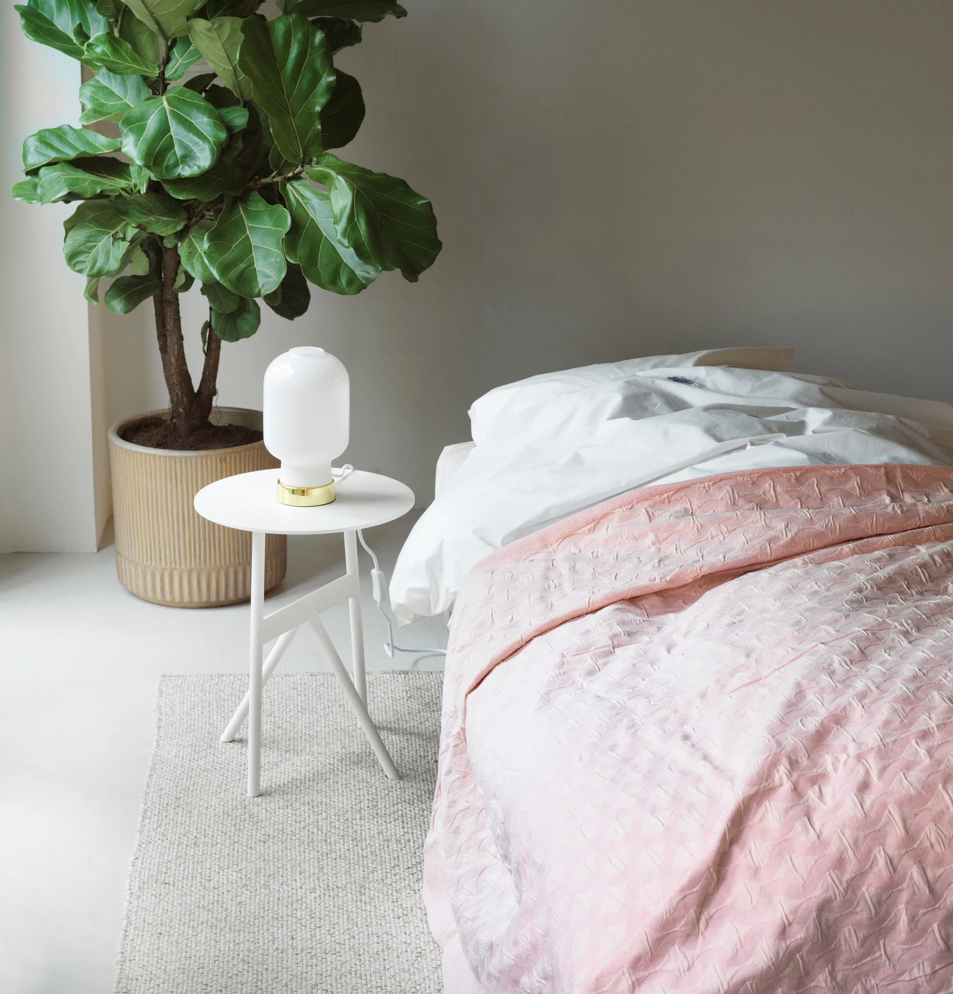 Stock Table sidebord Ø37 cm H:46 cm, White Normann Copenhagen