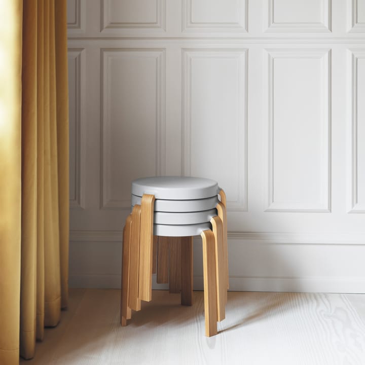 Tap taburet, grå-eg Normann Copenhagen