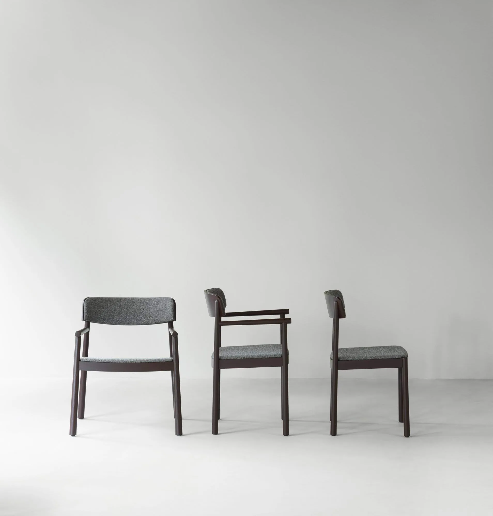 Timb lænestol, Brown ash-Hallingdal 368 Normann Copenhagen