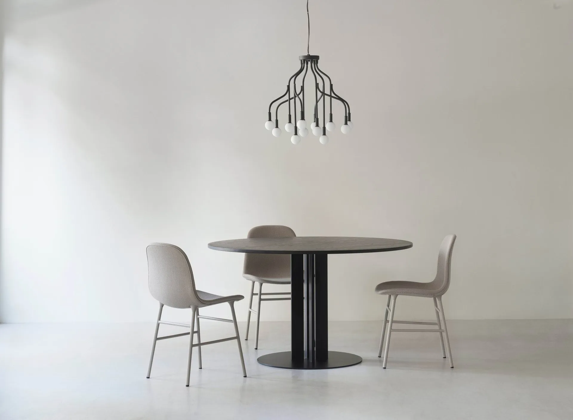 Vækst Loftlampe Small, Sort Normann Copenhagen