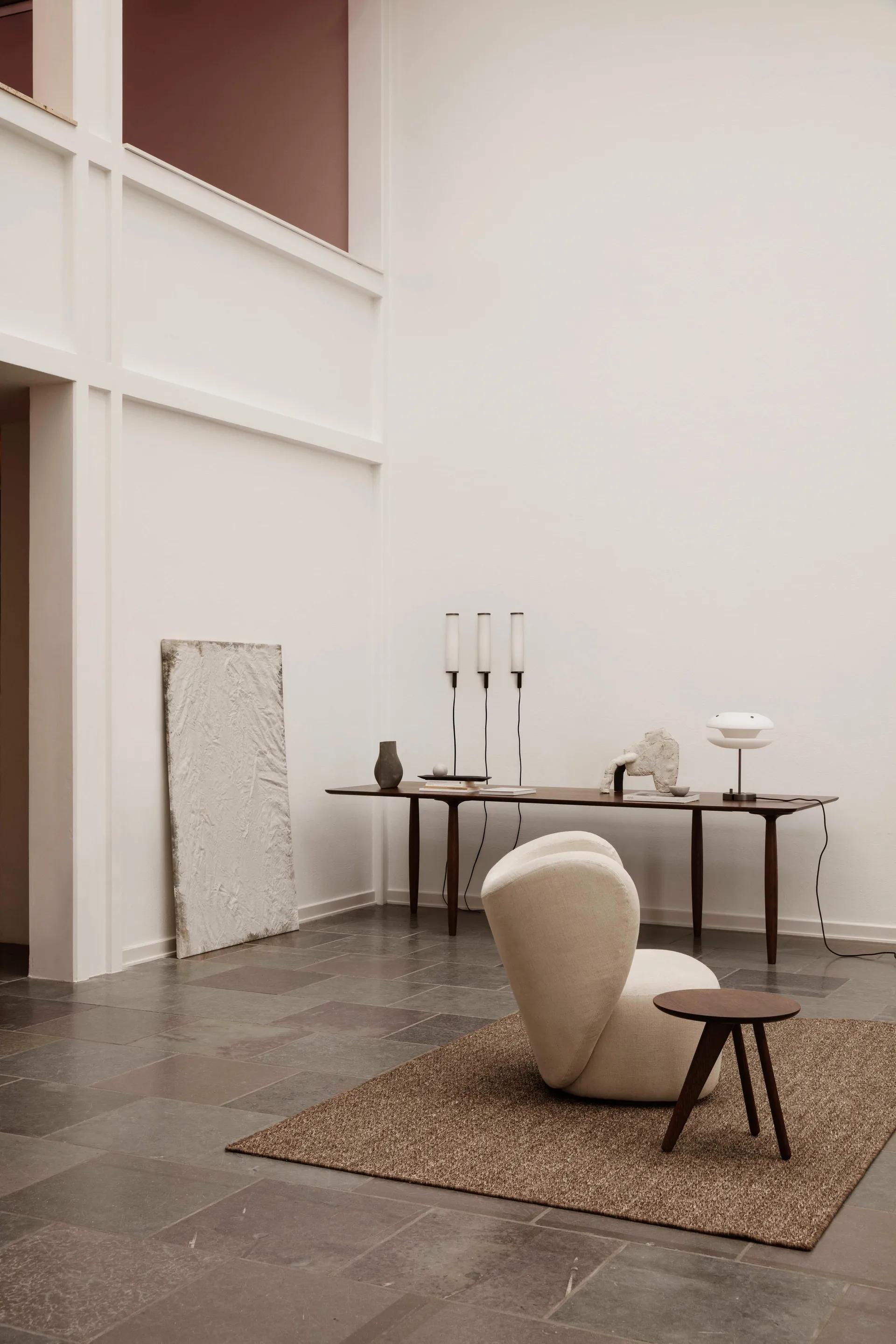 Fin sidebord Ø40 cm, Dark smoked oak NORR11