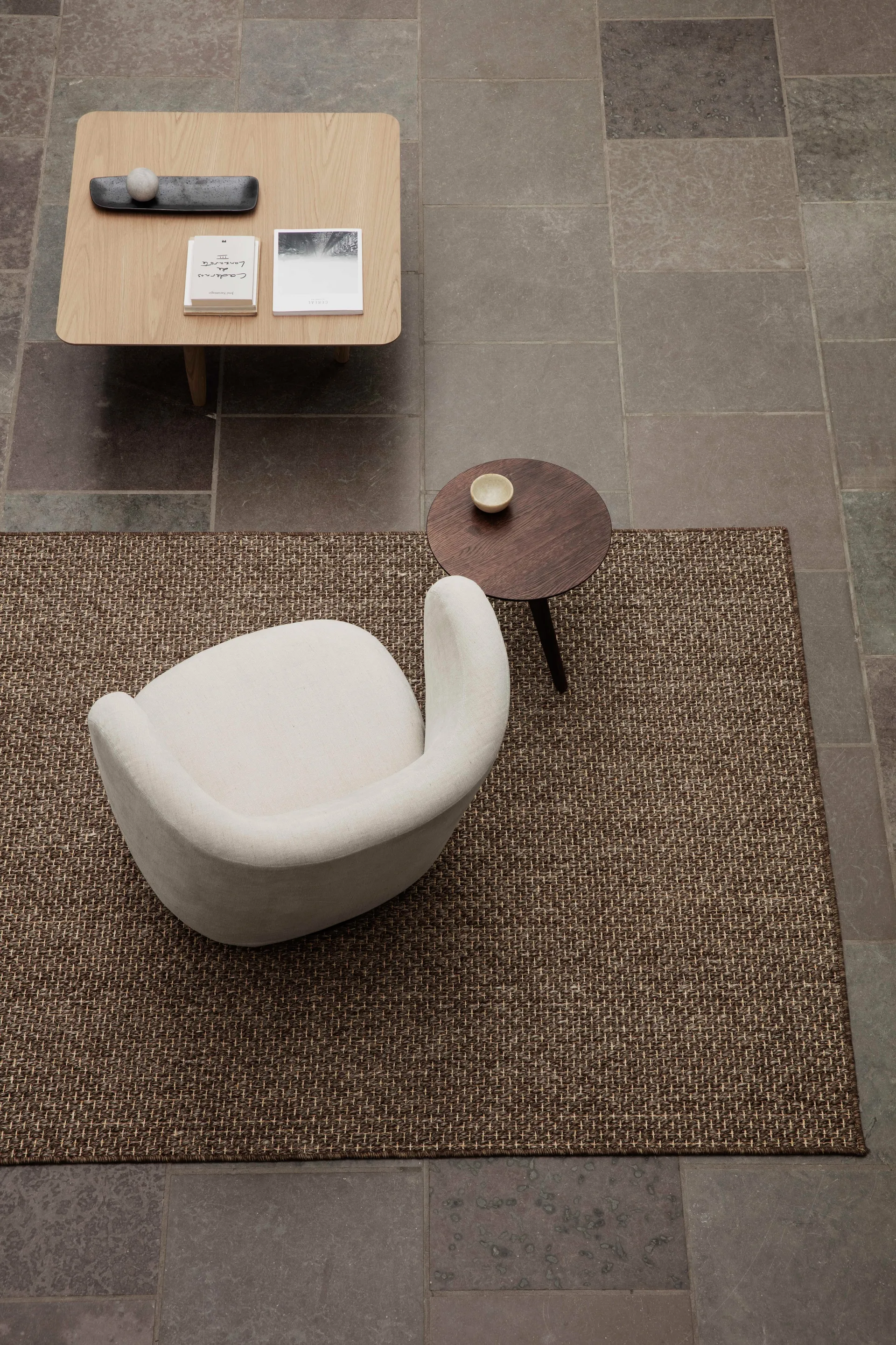 Fin sidebord Ø40 cm, Dark smoked oak NORR11