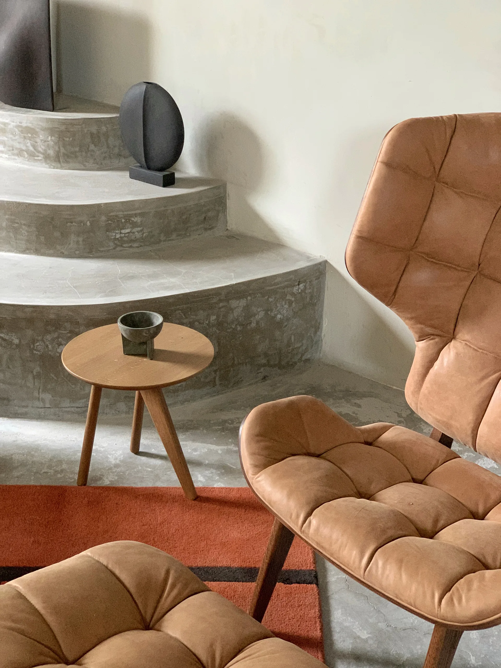 Fin sidebord Ø40 cm, Light smoked NORR11