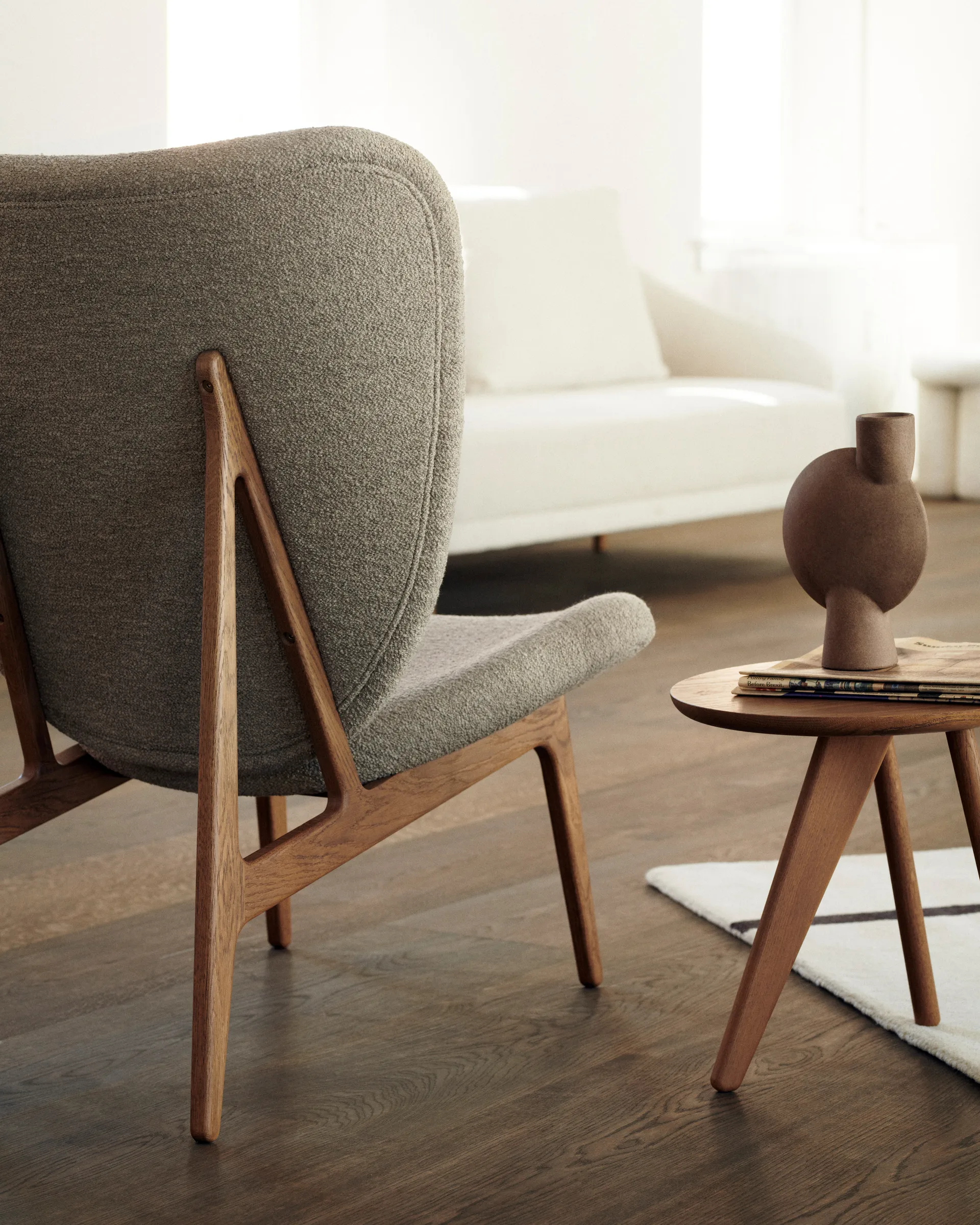 Fin sidebord Ø40 cm, Light smoked NORR11