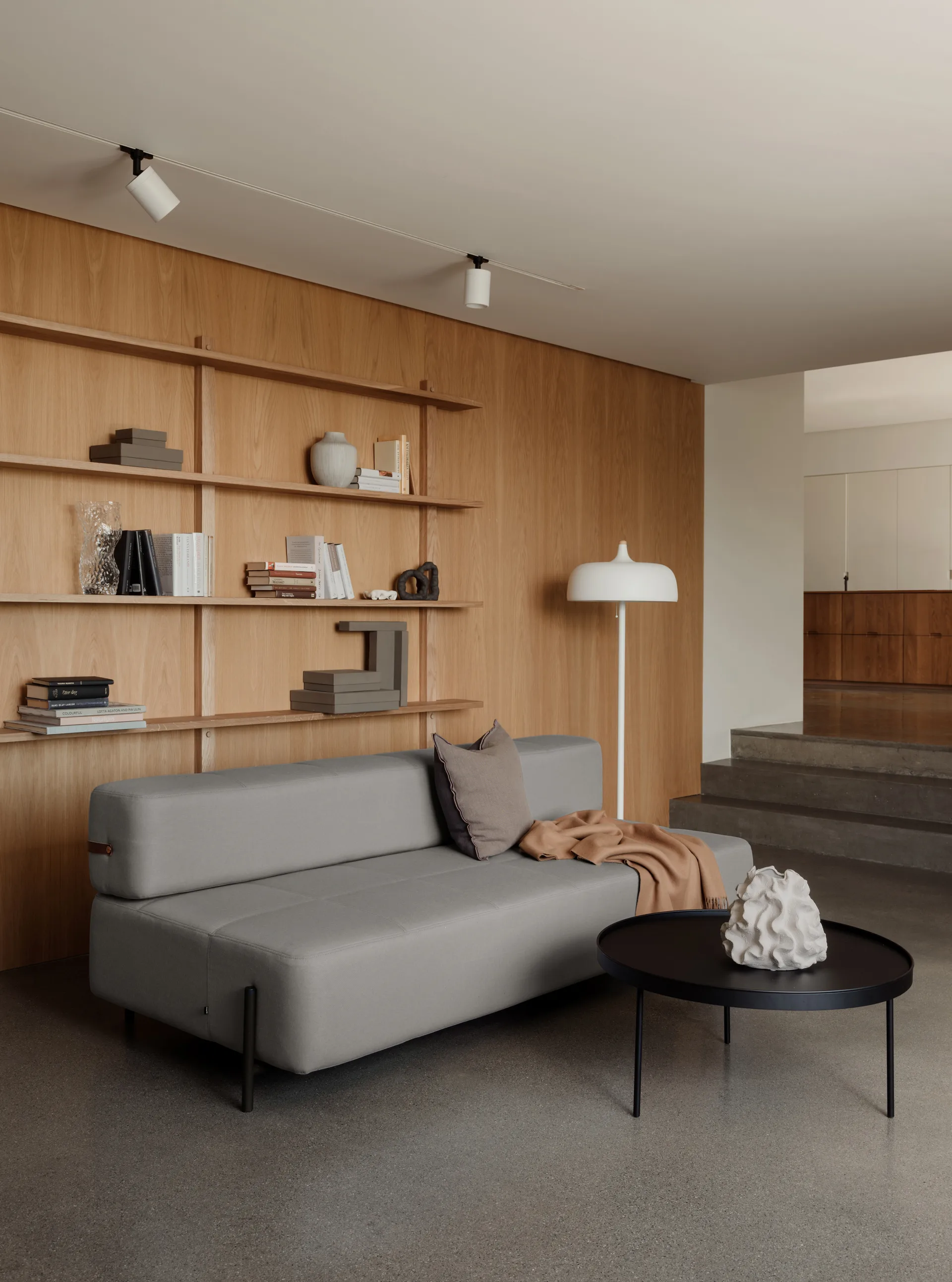 Acorn gulvlampe, Mat hvid Northern