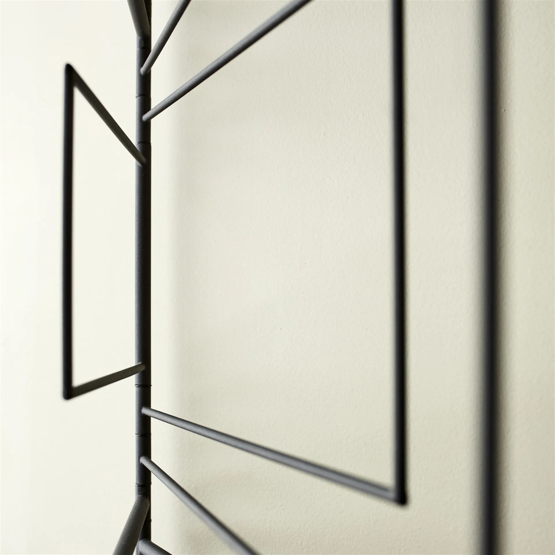 Frame tøjstativ, sort Northern