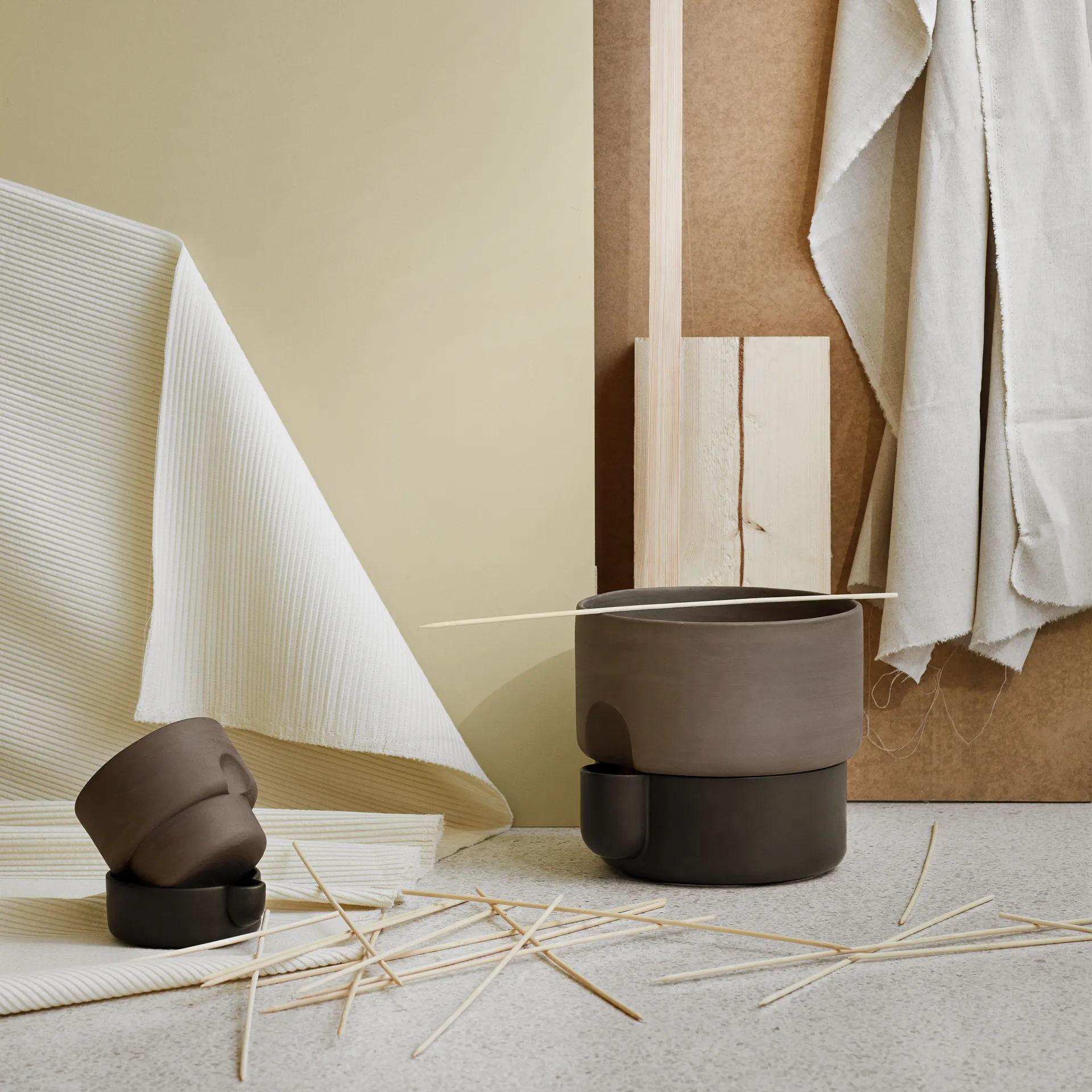 Oasis selvvandende urtepotte stor Ø27.5 cm, Mørkebrun Northern