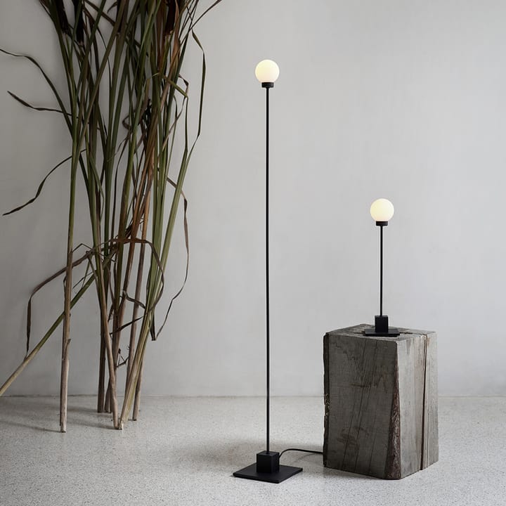 Snowball gulvlampe, white, hvidt opalglas Northern