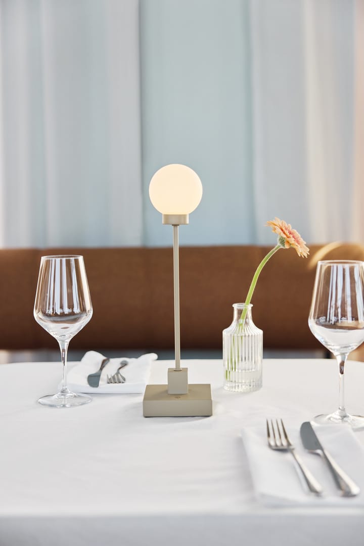 Snowball portabel bordlampe 33 cm, Grå beige Northern