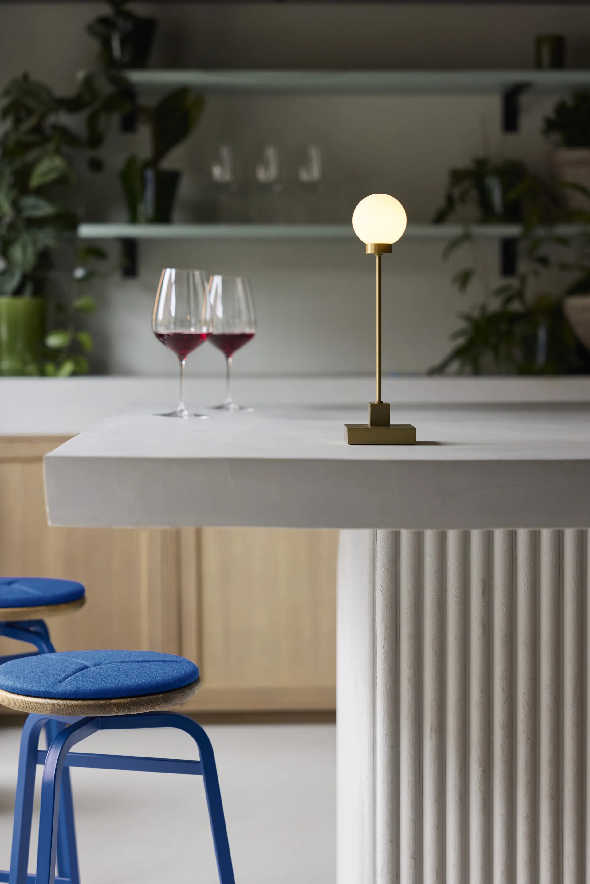 Snowball portabel bordlampe 33 cm, Messing Northern