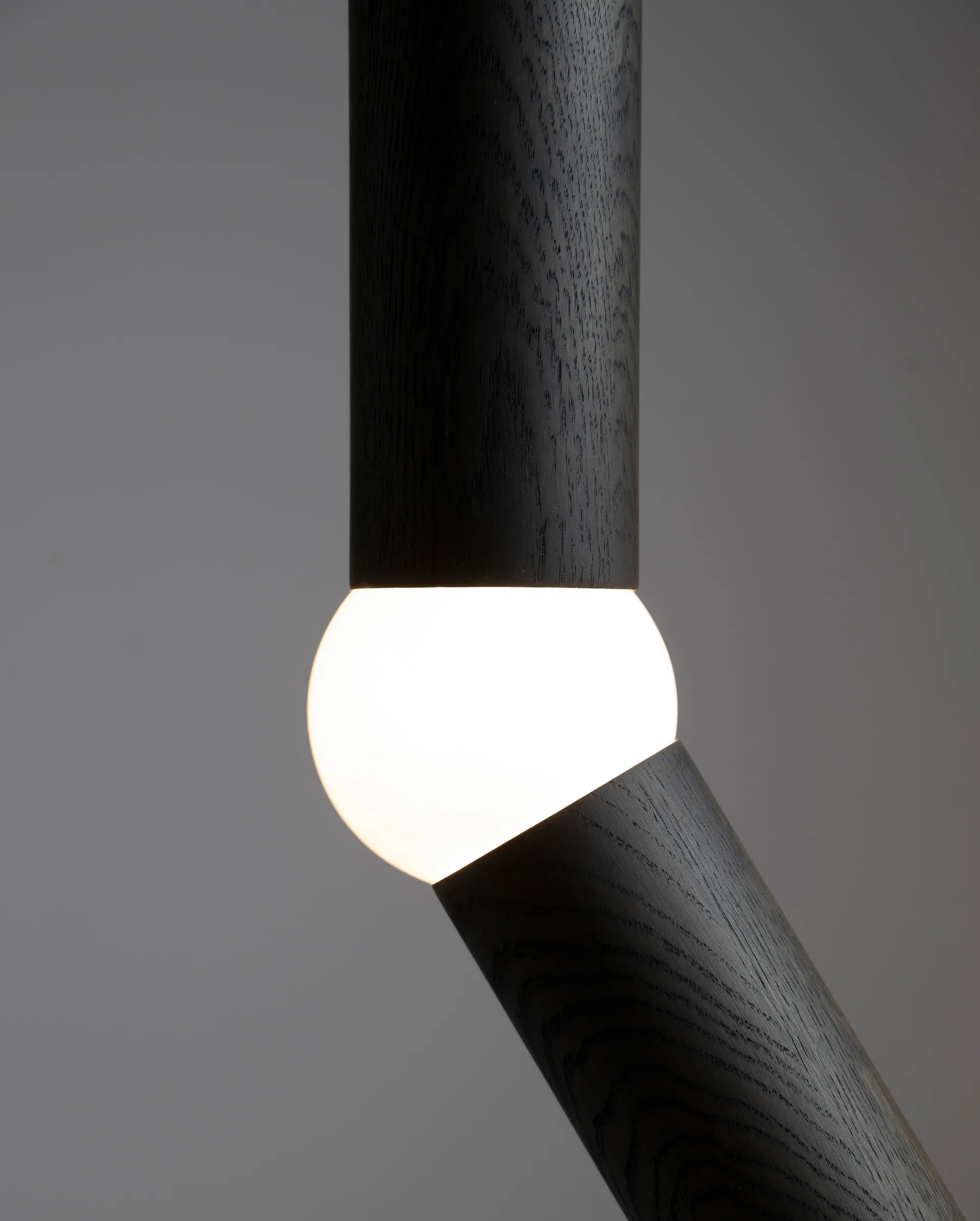 Lightbone gulvlampe 124,3 cm, Black oak Oblure