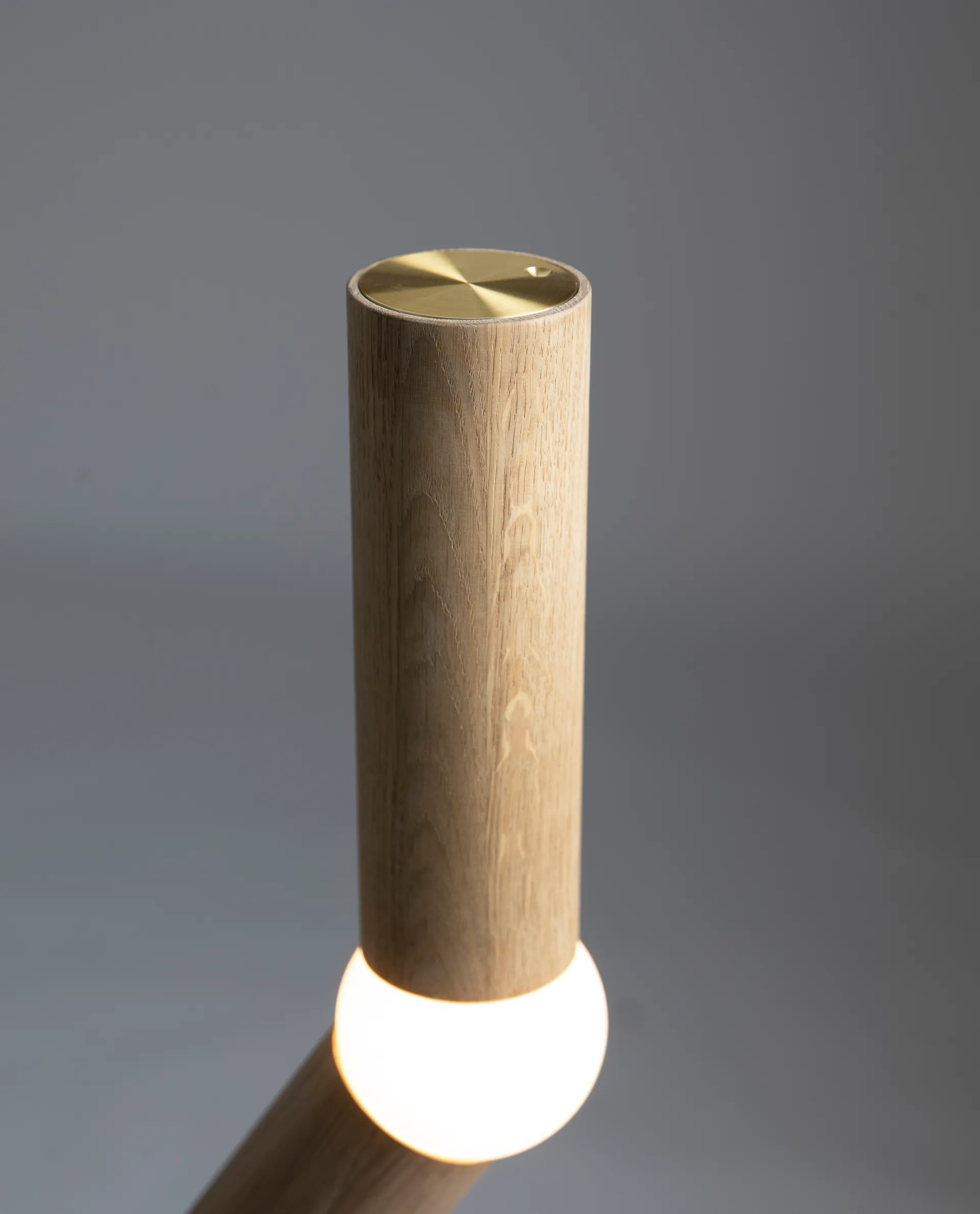 Lightbone gulvlampe 124,3 cm, Natural oak Oblure