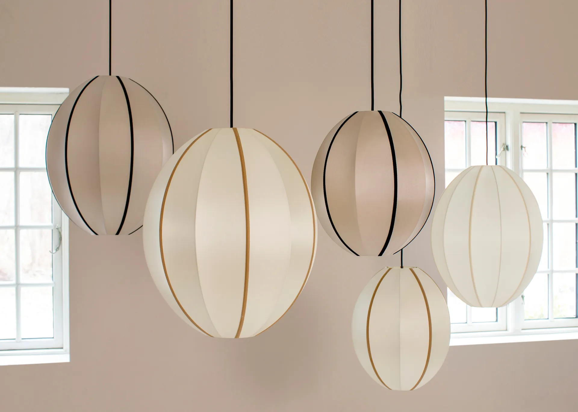 Indochina Classic Oval L lampeskærm, Offwhite-amber Oi Soi Oi