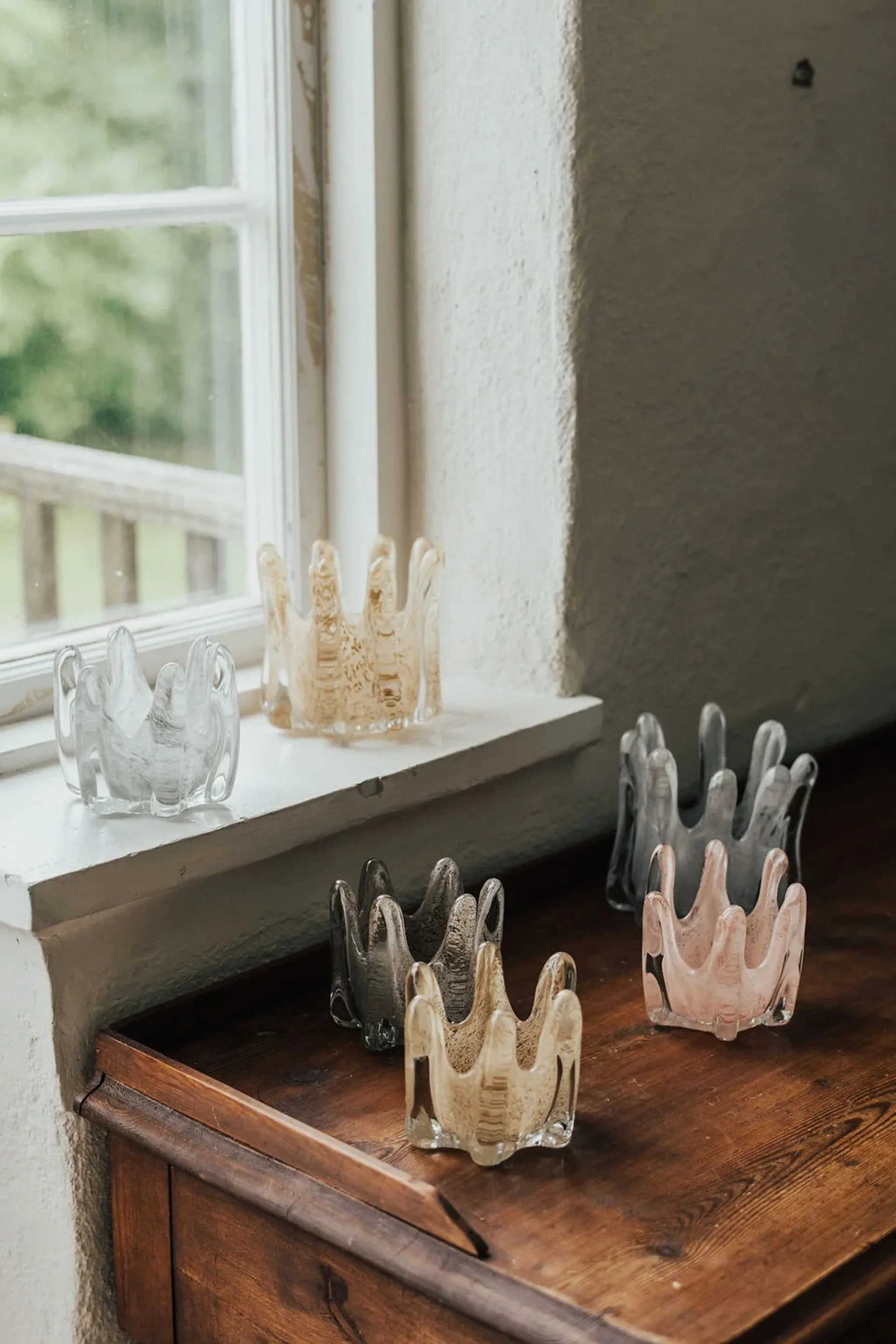 Helix fyrfadsstage Ø10,5 cm, Lysegrå Olsson & Jensen