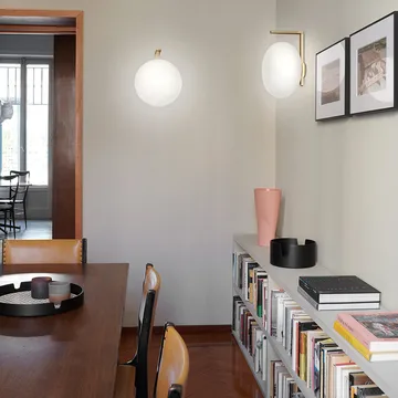 Alba 174 væglampe - opal, messing - Oluce