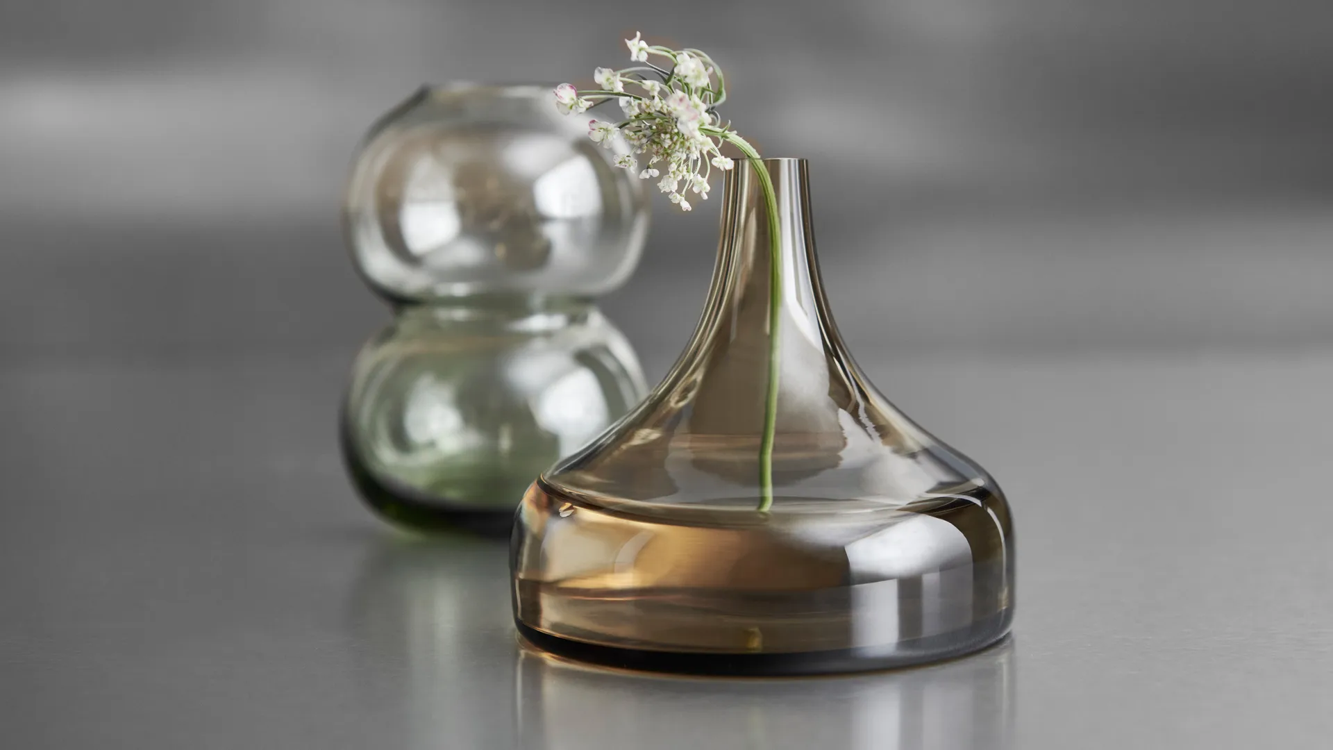 Midsummer minivase Water Avens, 82 mm Orrefors