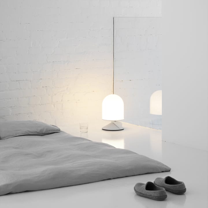 Fringe bordlampe, rønnebær, opalglas Örsjö Belysning