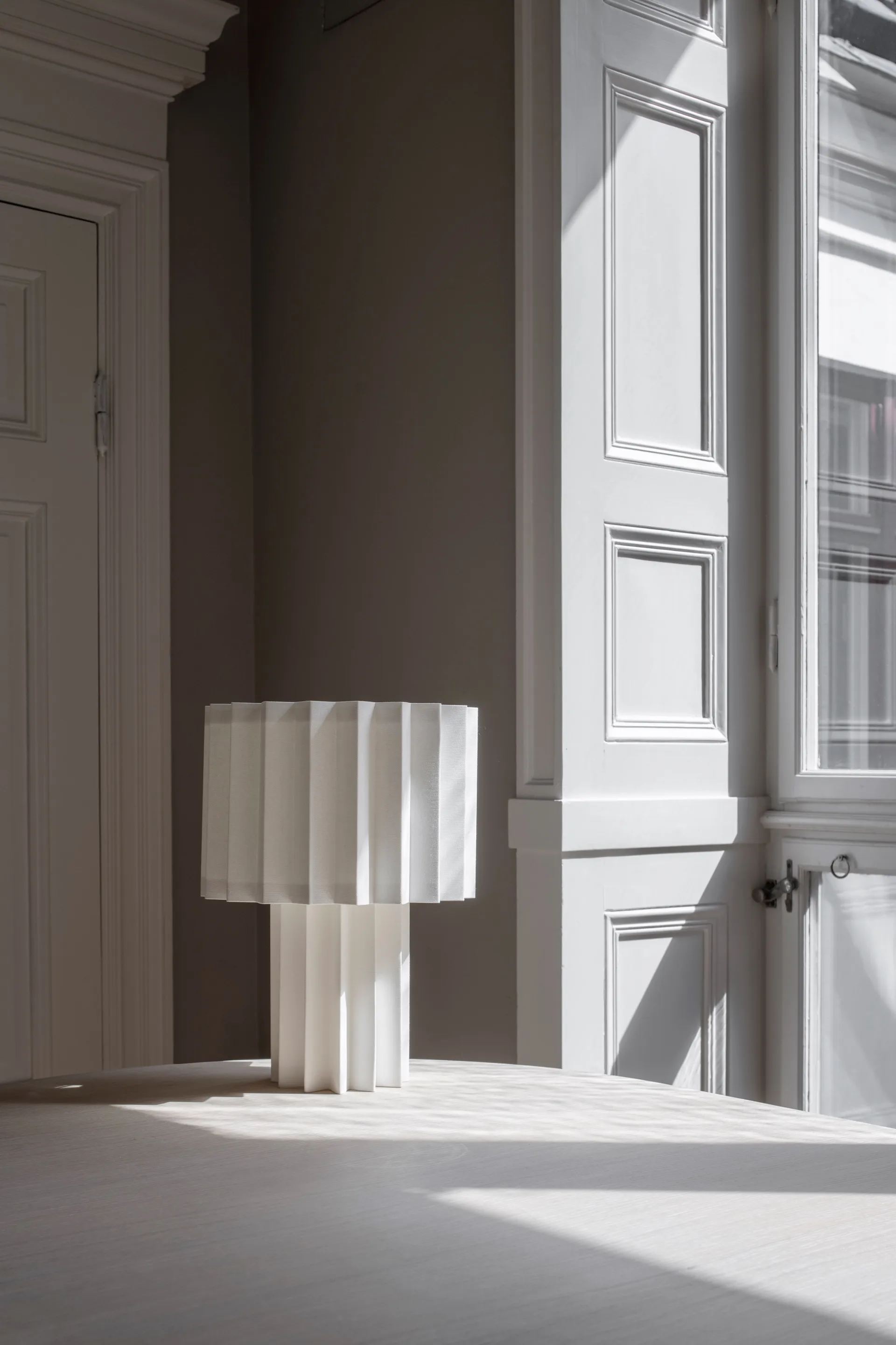 Plissé bordlampe tekstil, Hvid, 40,9 cm Örsjö Belysning