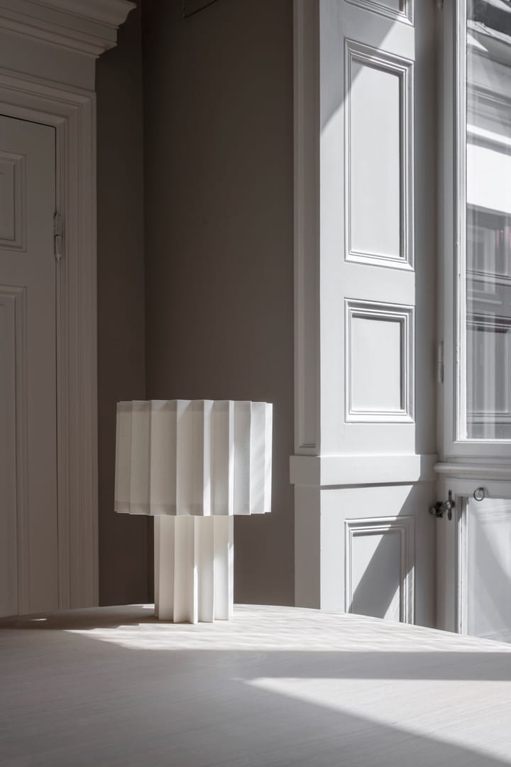 Plissé bordlampe tekstil, Hvid Örsjö Belysning