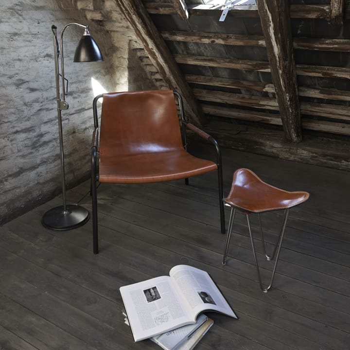 September loungestol, læder cognac, sortlakeret stålunderstel OX Denmarq