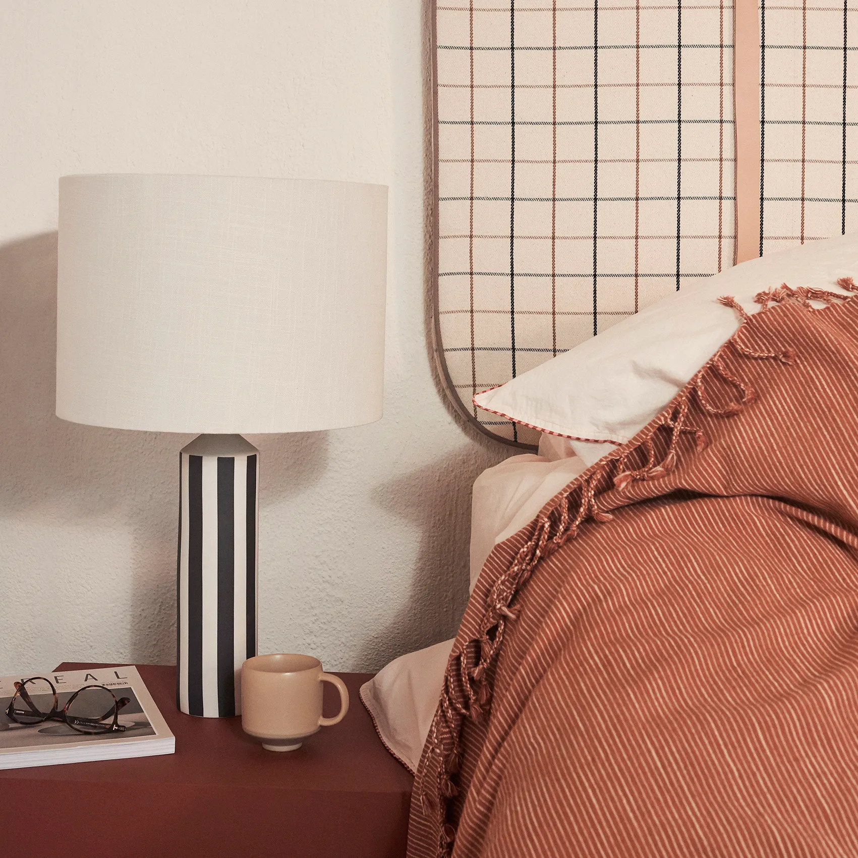 Toppu bordlampe 57 cm, Offwhite/Antracit OYOY