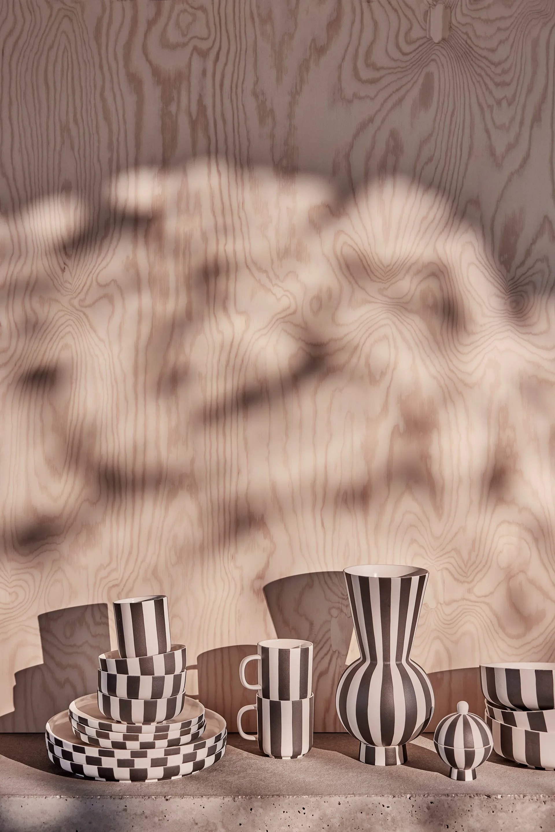 Toppu kop, Black-white OYOY