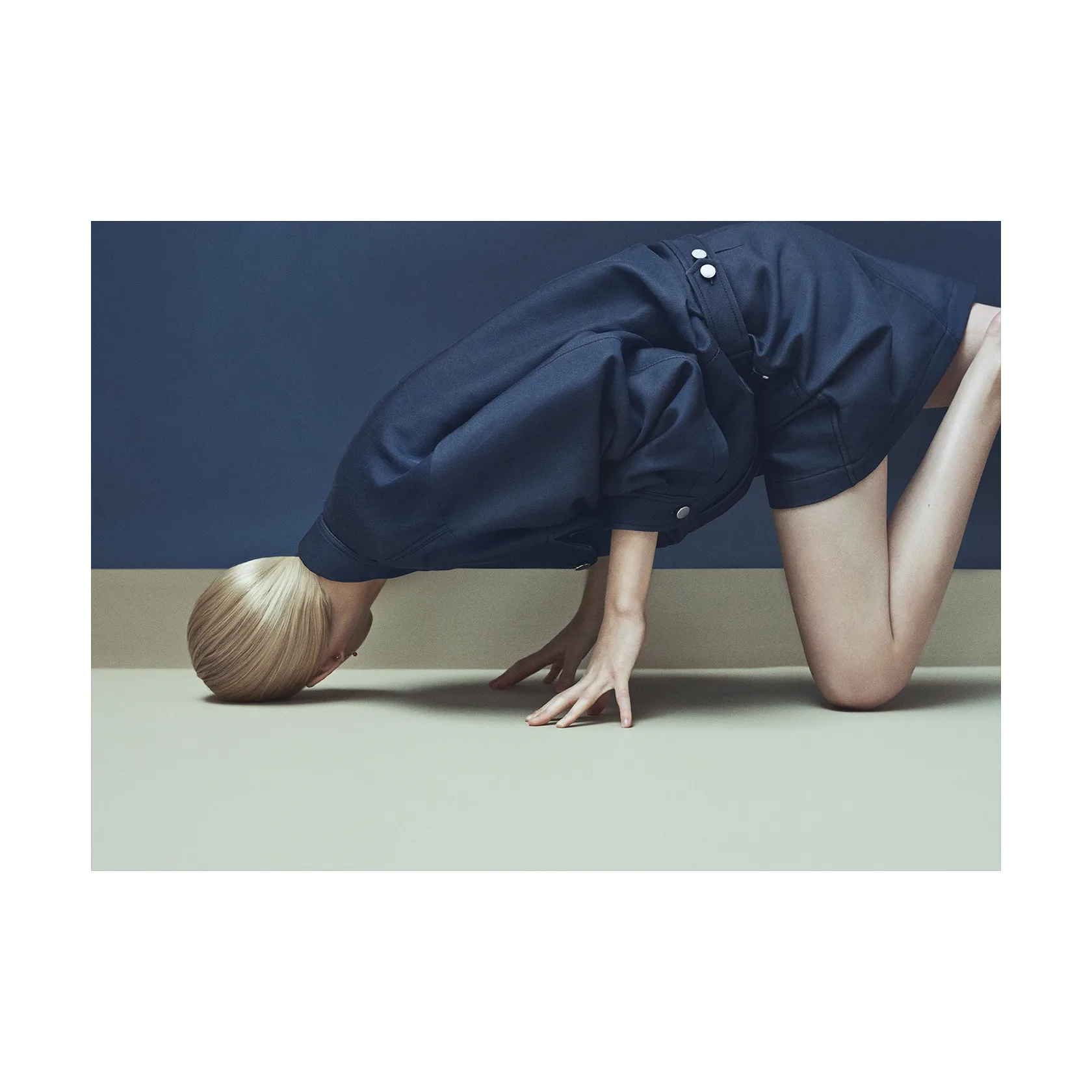 In Deep Blue plakat, 50x70 cm Paper Collective