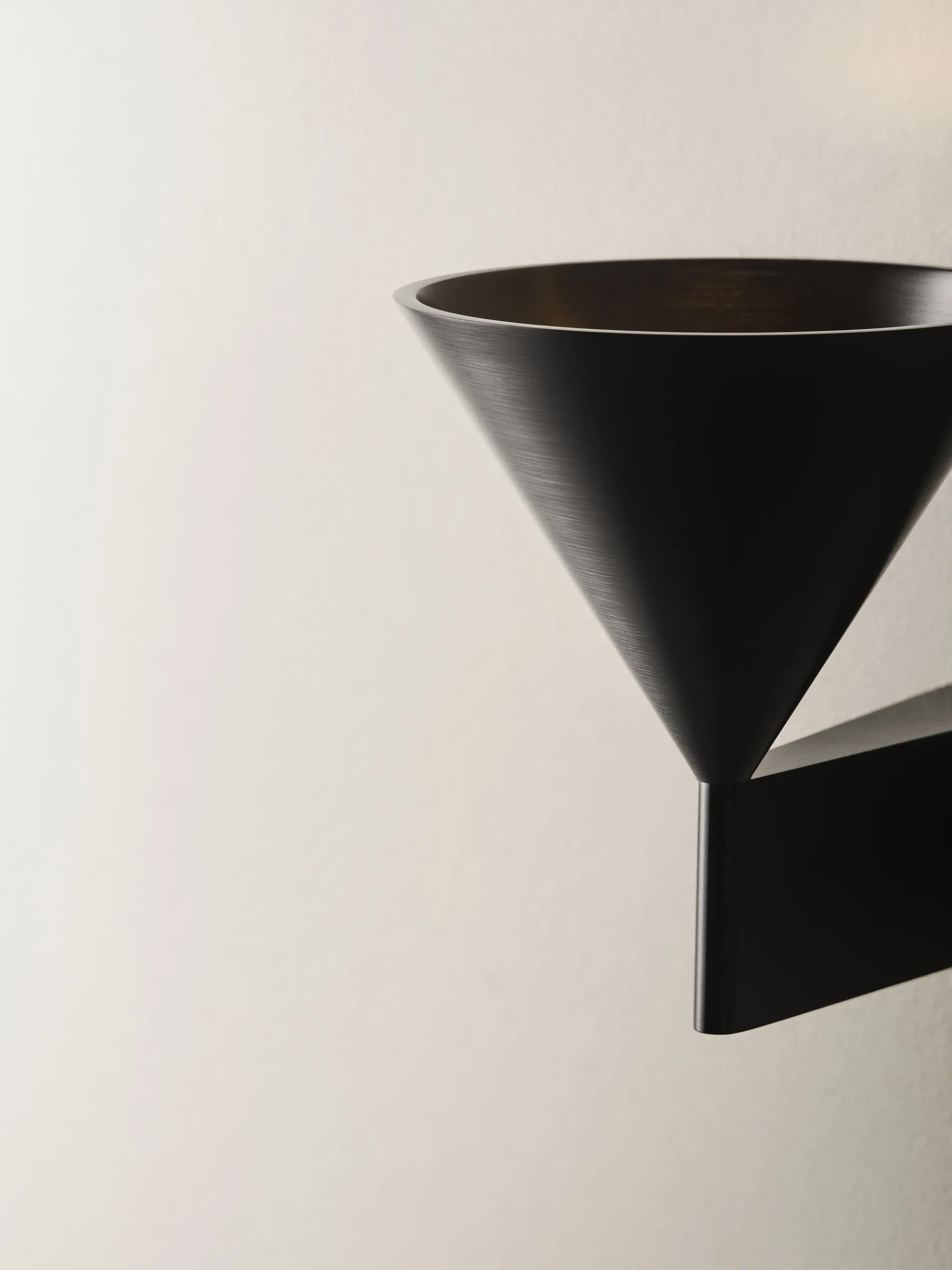 Apollo 14 væglampe, Darkest hour Pholc