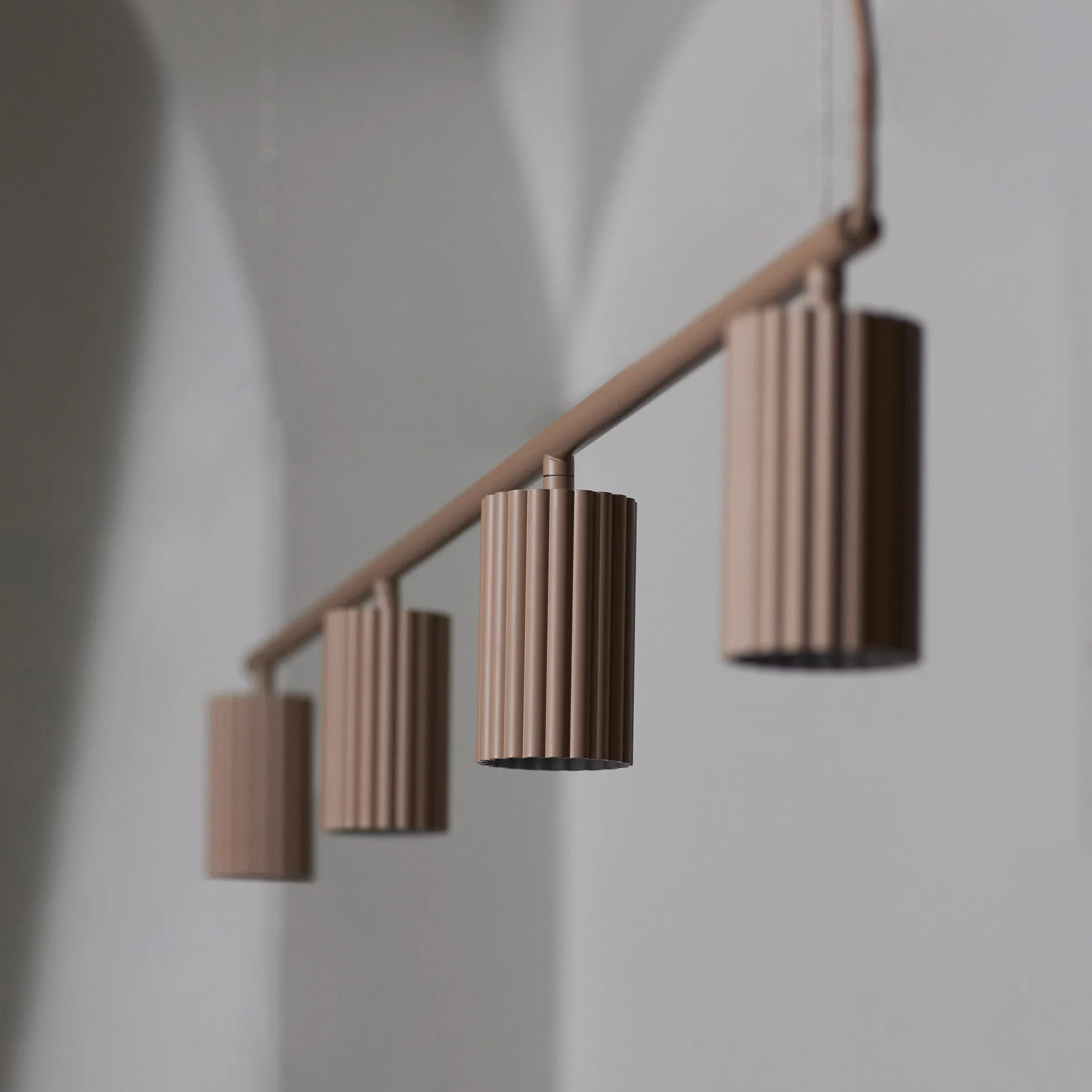 Donna Line 120 loftslampe, Blush Pholc