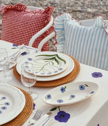 Madelen Möllard Pansy serveringsfad - Blue, small, 22,5 cm - Pick a Poppy