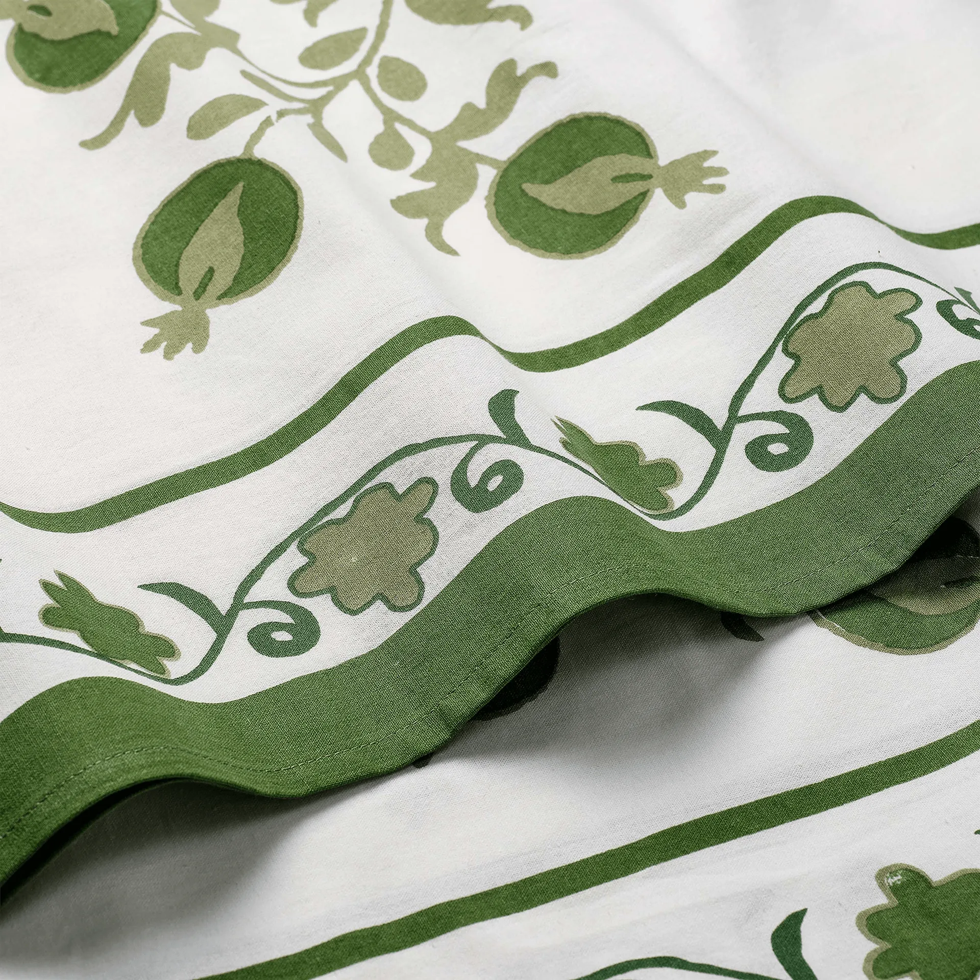 Suzani dug, Green, 350x150 cm Pick a Poppy