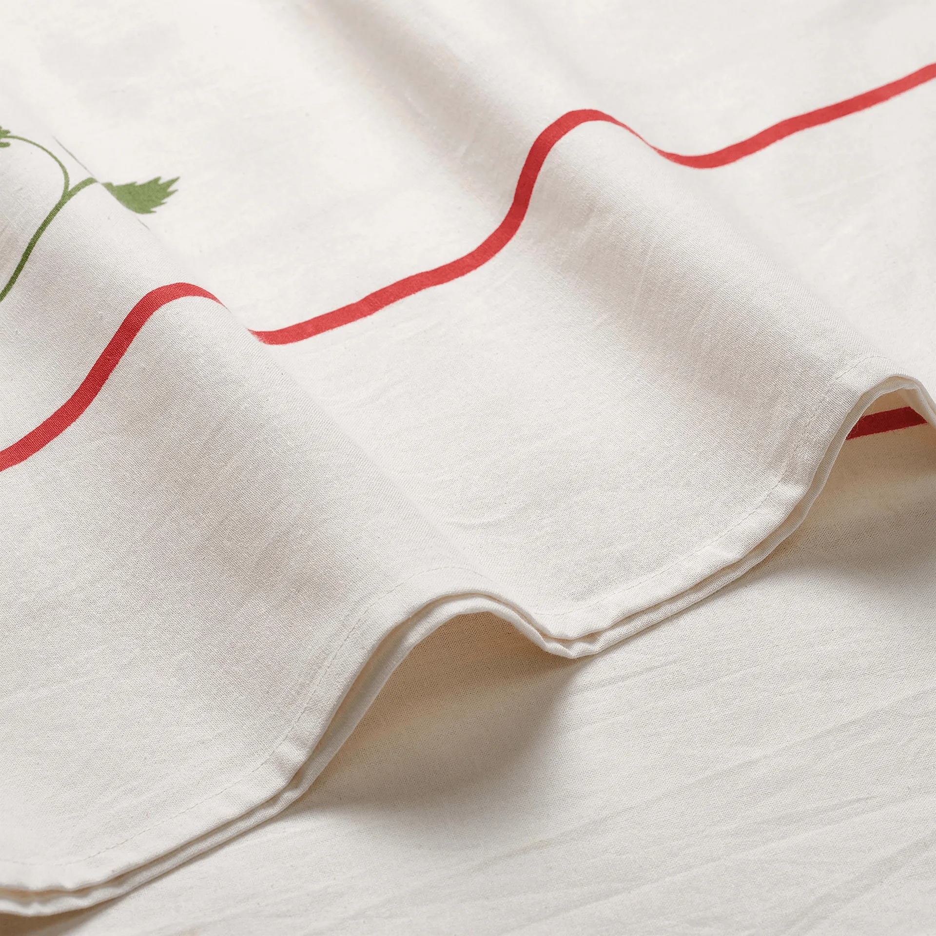 Wild Strawberry dug, Red, 250x150 cm Pick a Poppy