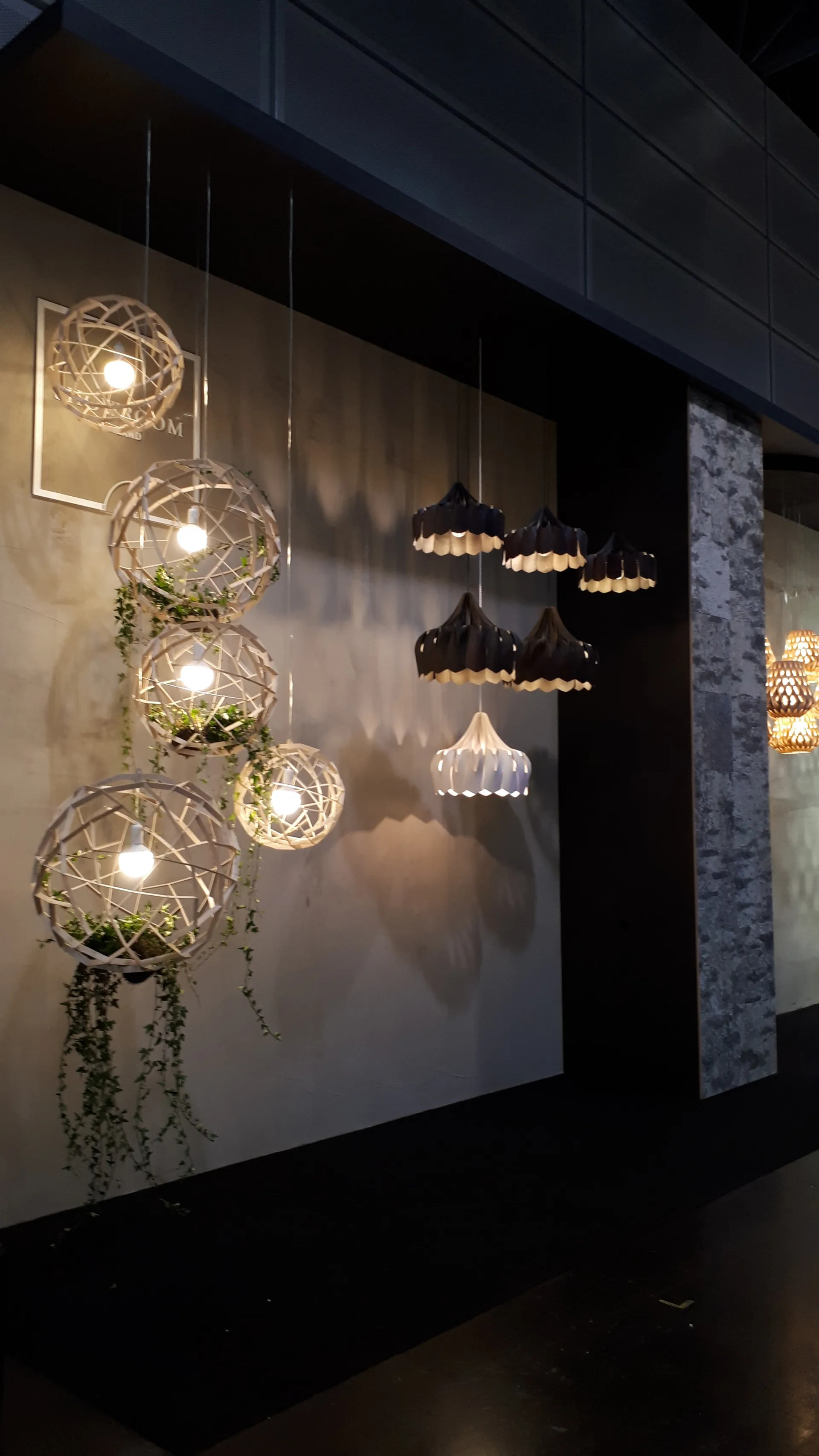 Pioni pendel S Ø38 cm, Sort Pilke