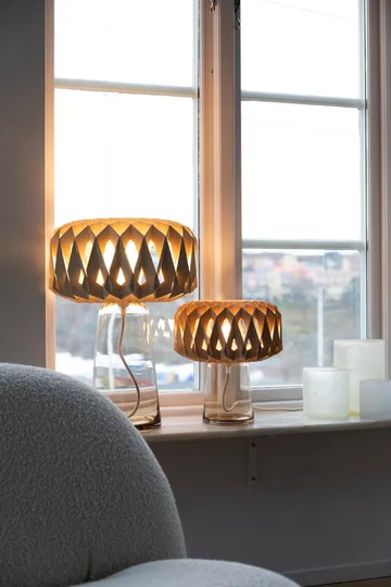 Signature 25 bordlampe - Amber-birk, Ø28x34 cm - Pilke