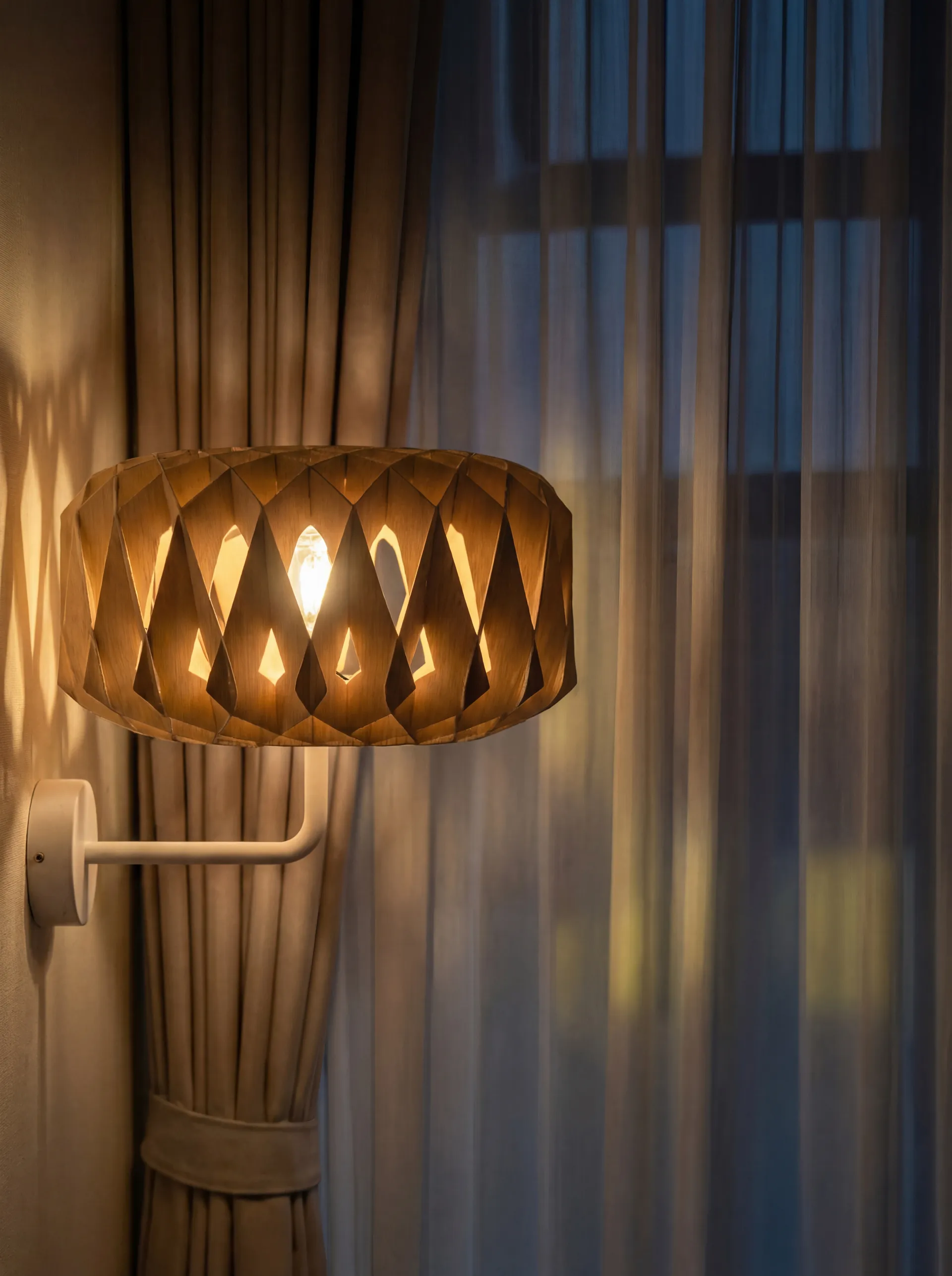 Signature 25 væglampe, Birk, Ø28×15,5 cm Pilke