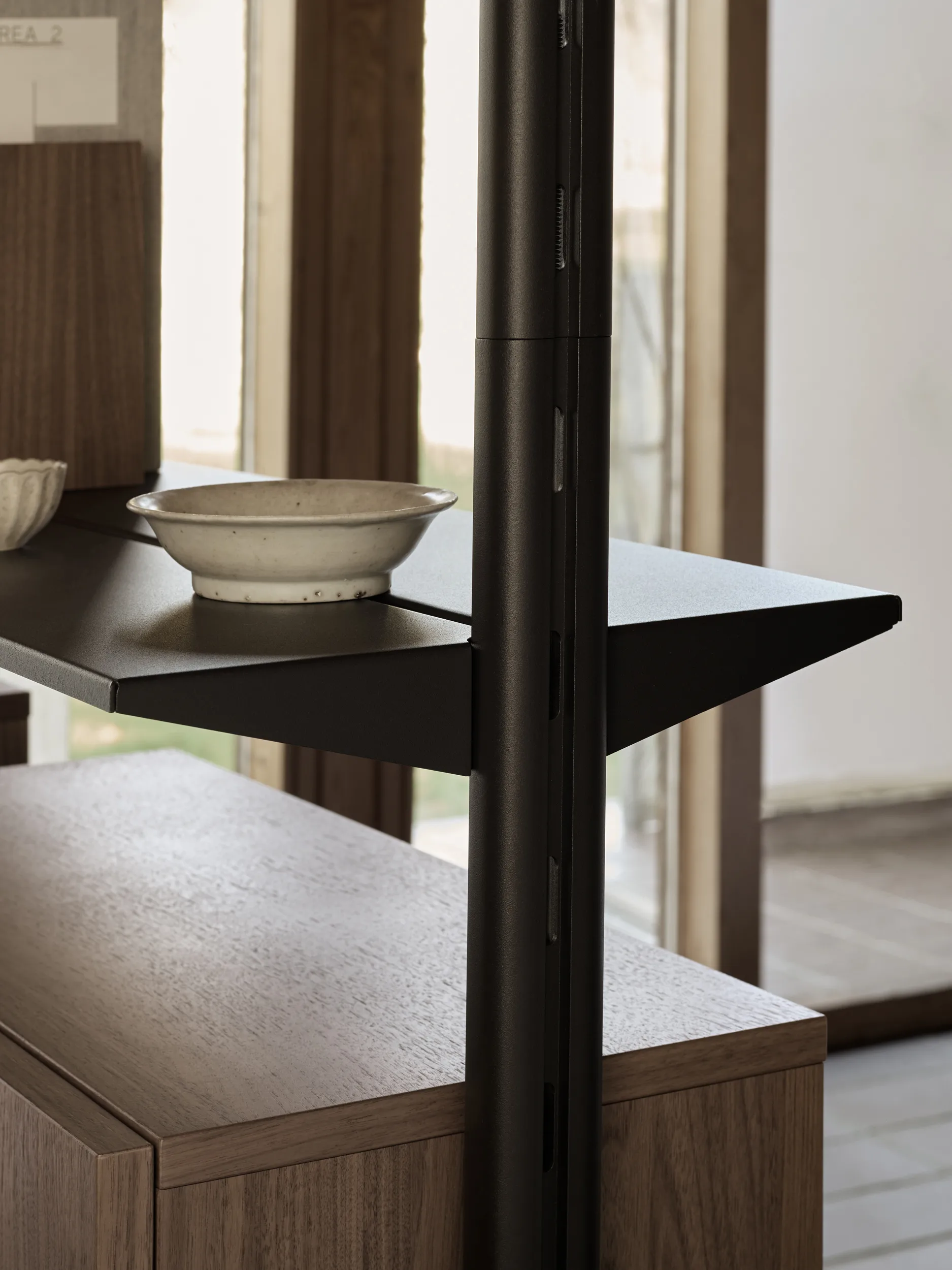 Pira G2 hyldesystem F C A Black/Walnut 256-264 cm,  Pira