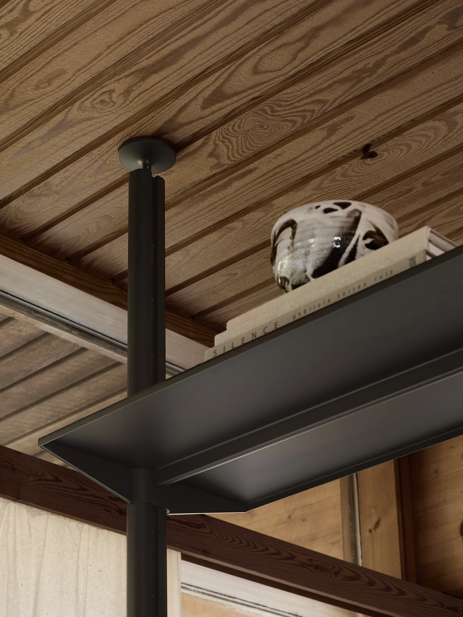Pira G2 hyldesystem F C A Black/Walnut 256-264 cm,  Pira