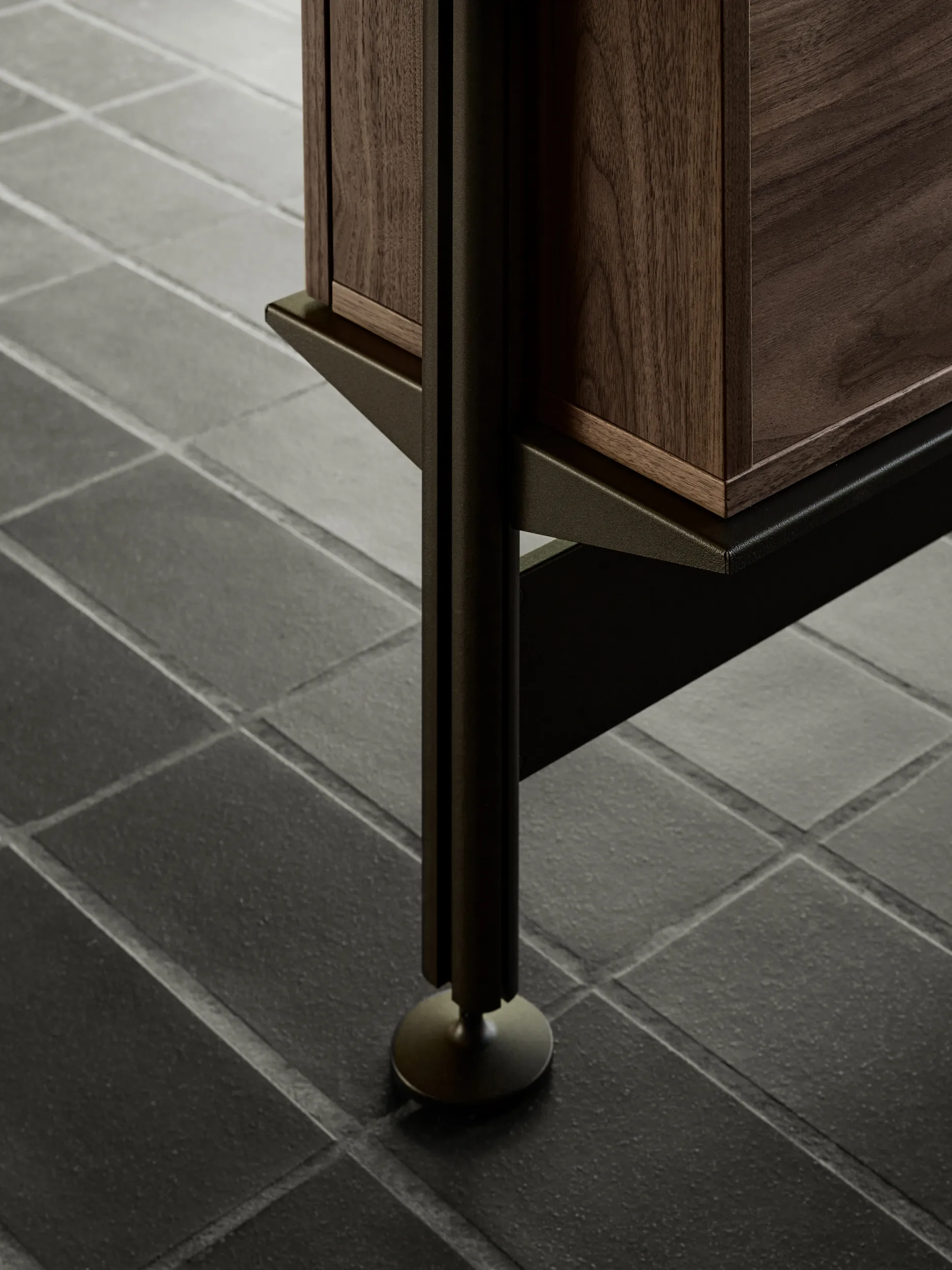 Pira G2 hyldesystem F C B Black/Walnut 248-255 cm,  Pira