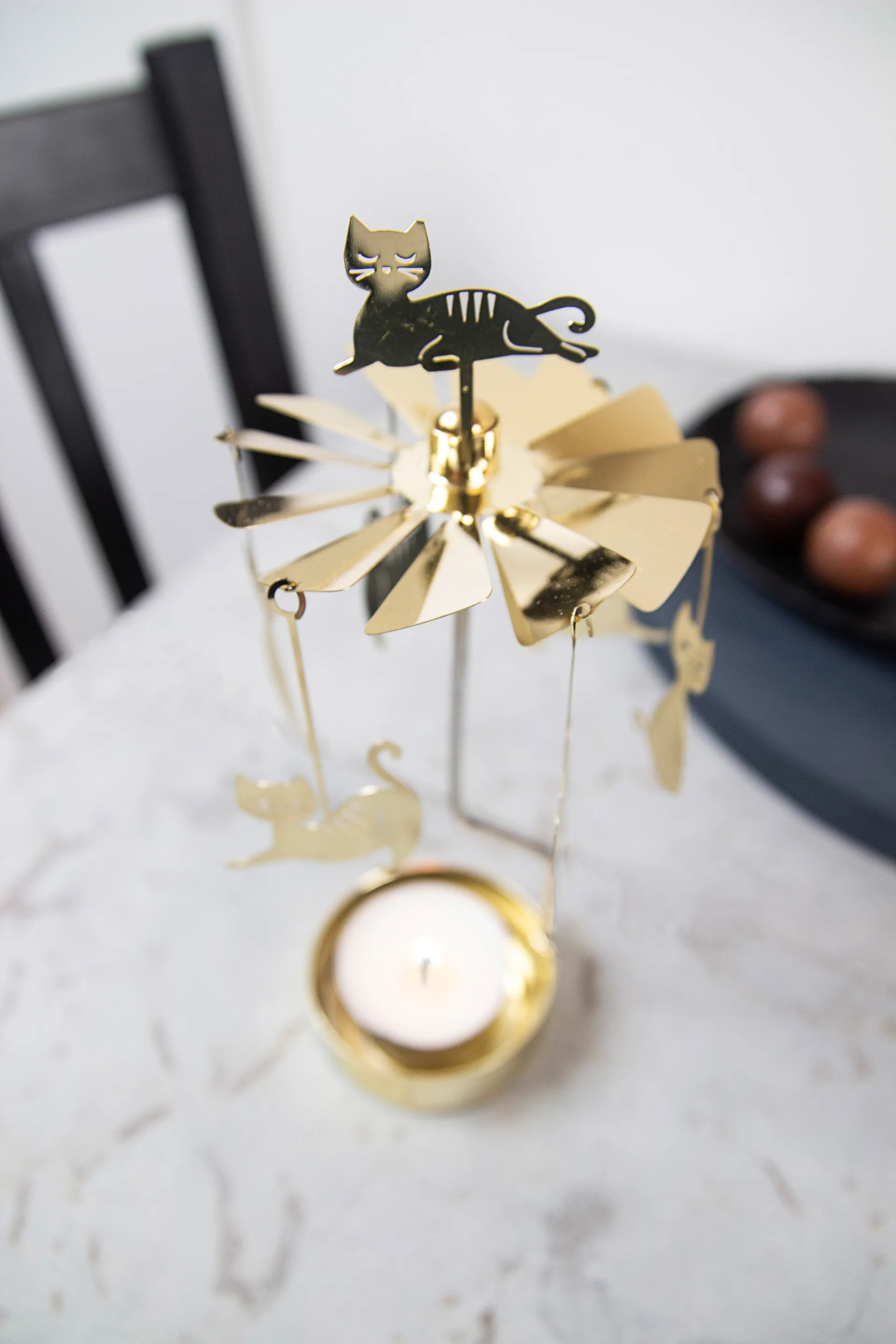 Kattefamilie englespil, Guld Pluto Design