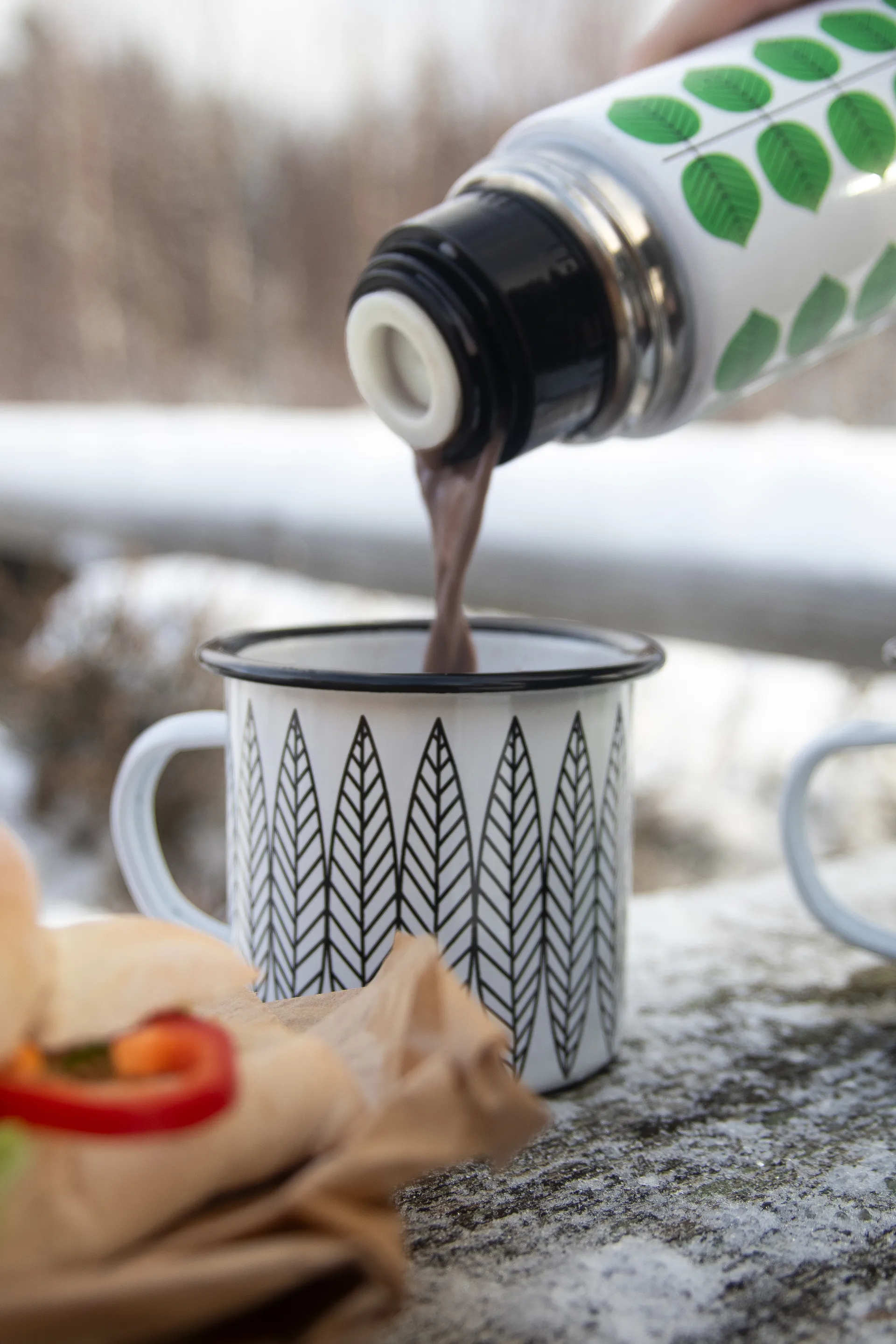 Salix emaljekrus, Hvid-sort Pluto Design