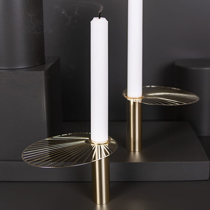 Sun lysestage stor 9 cm, Guld Pluto Design