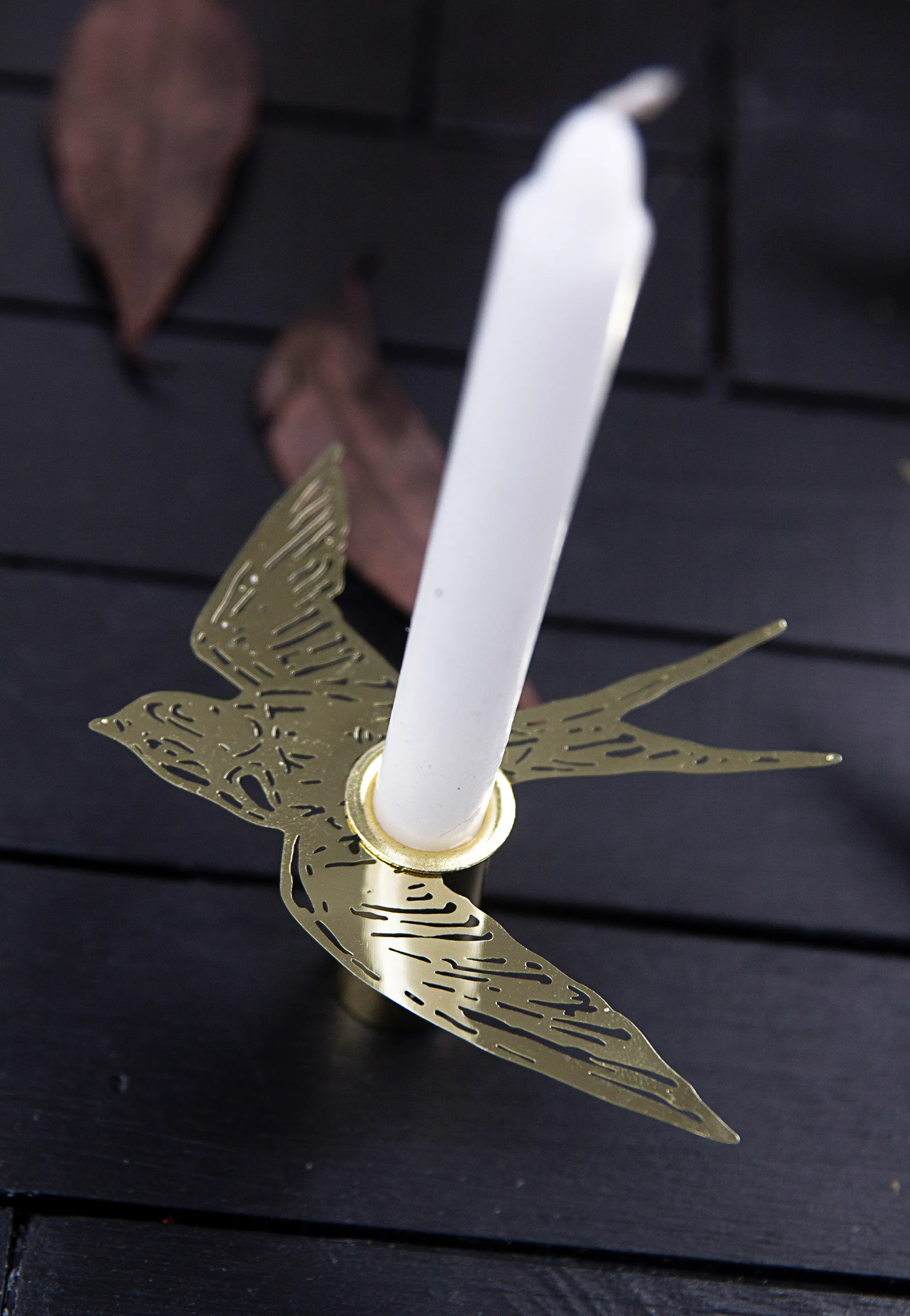 "Svalor" lysestage, Guld Pluto Design