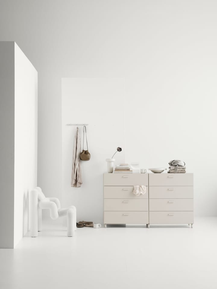 Relief bred kommode med ben 82x92,2 cm beige Relief