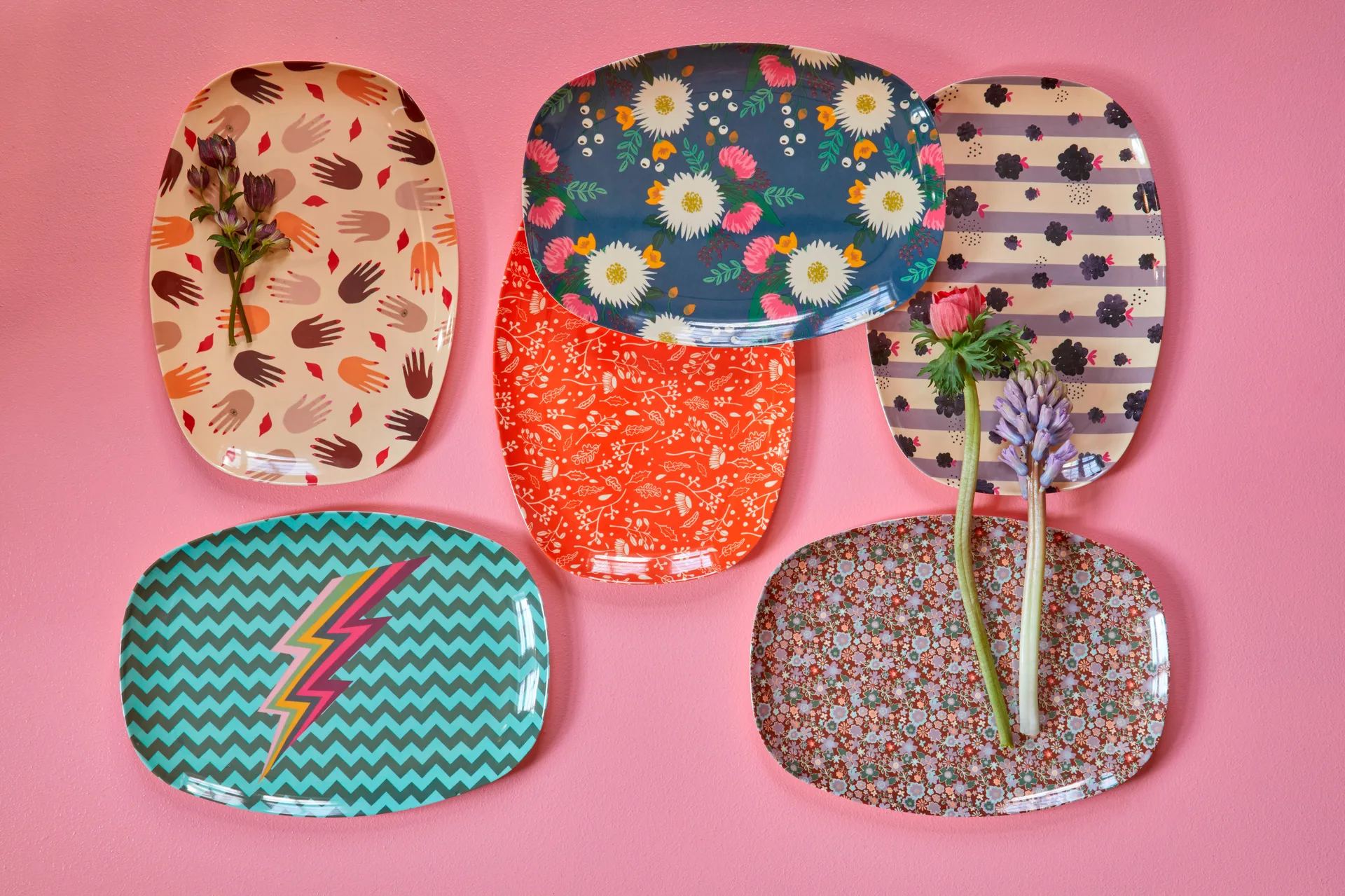 Rice melamintallerken 22 x 30 cm, Hands and kisses
 RICE