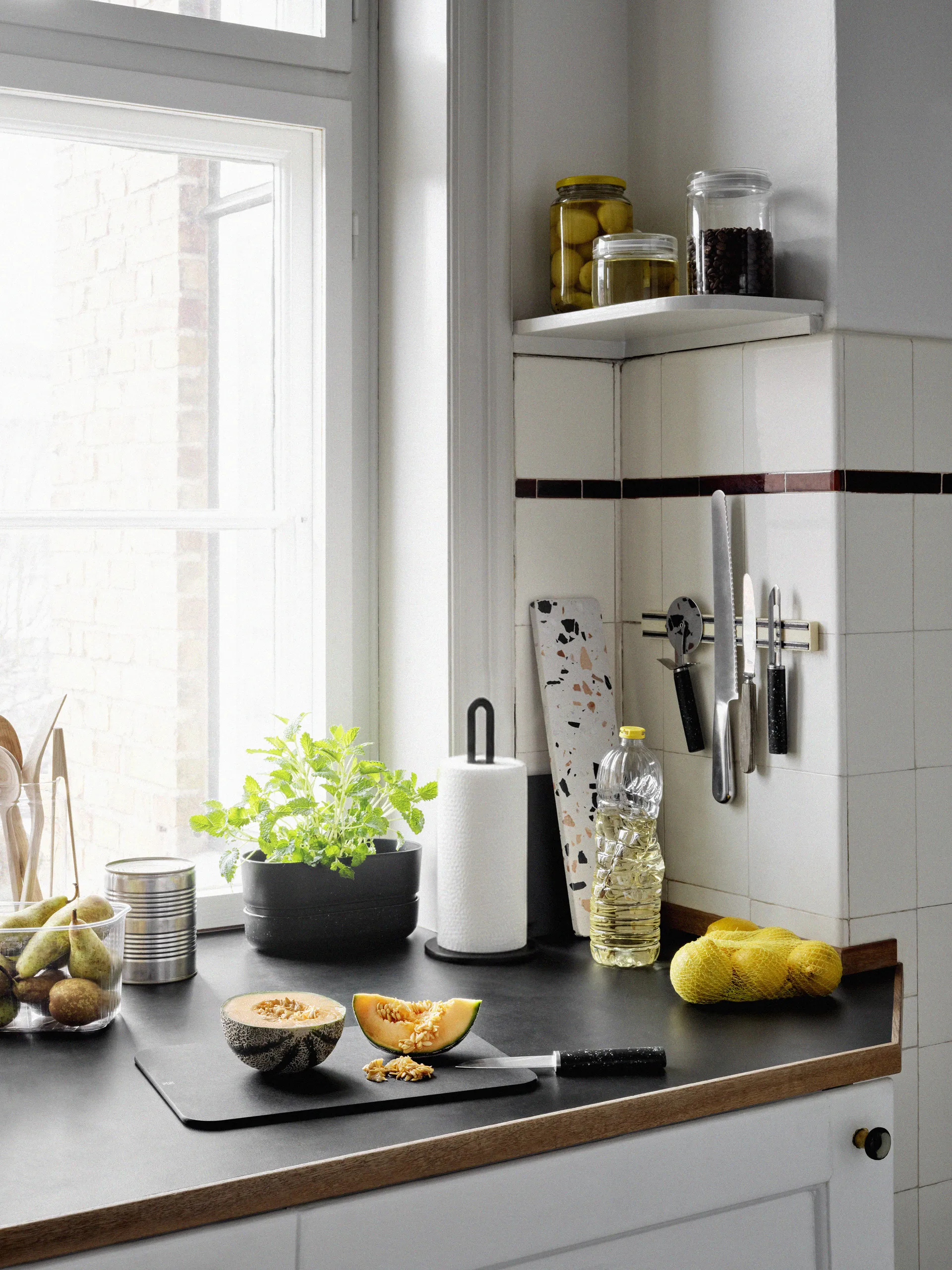 SPIN-IT køkkenrulleholder, Black RIG-TIG