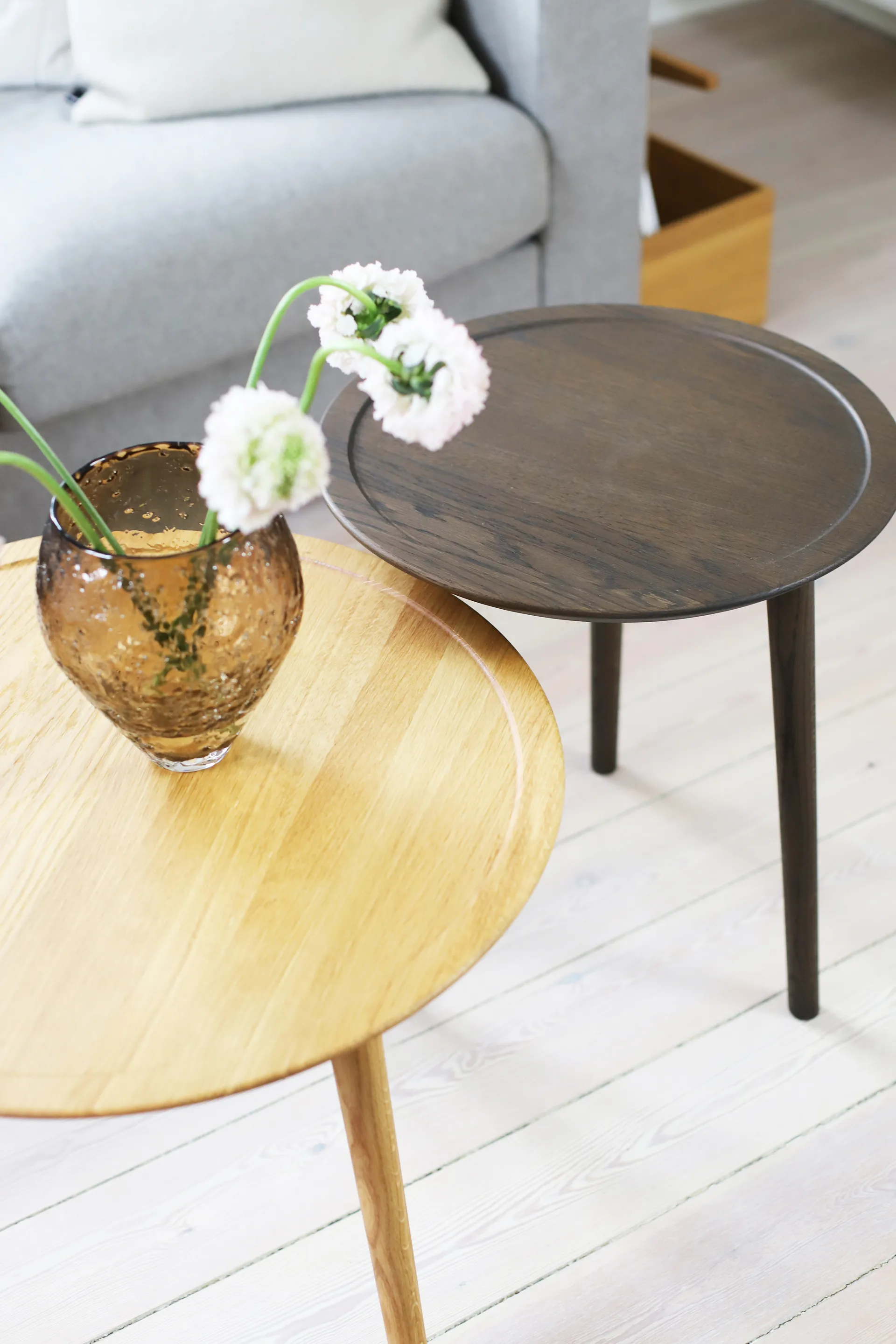 Crushed glasvase medium, Sepia brown Ro Collection