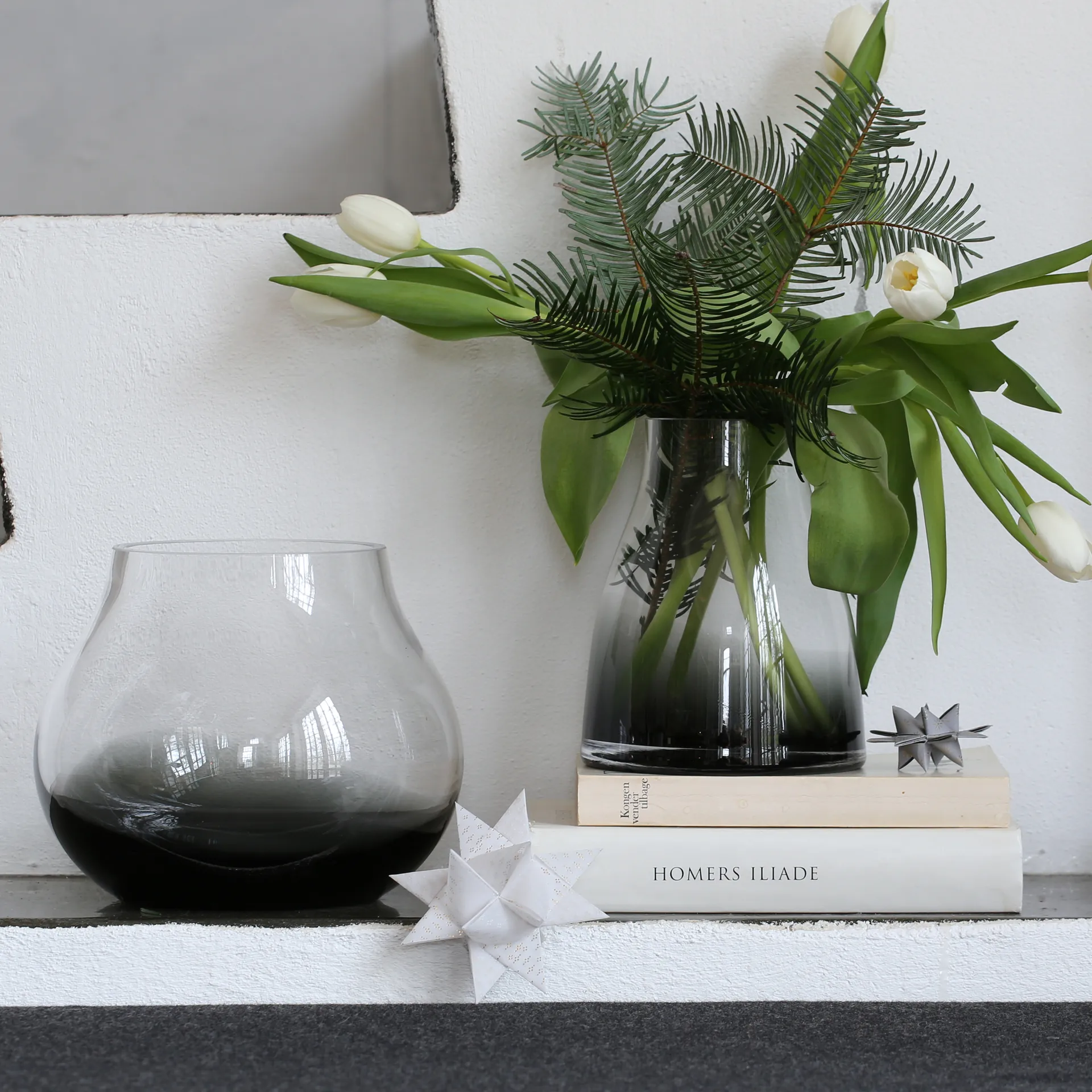 Flower vase no. 2, Smoked grey Ro Collection